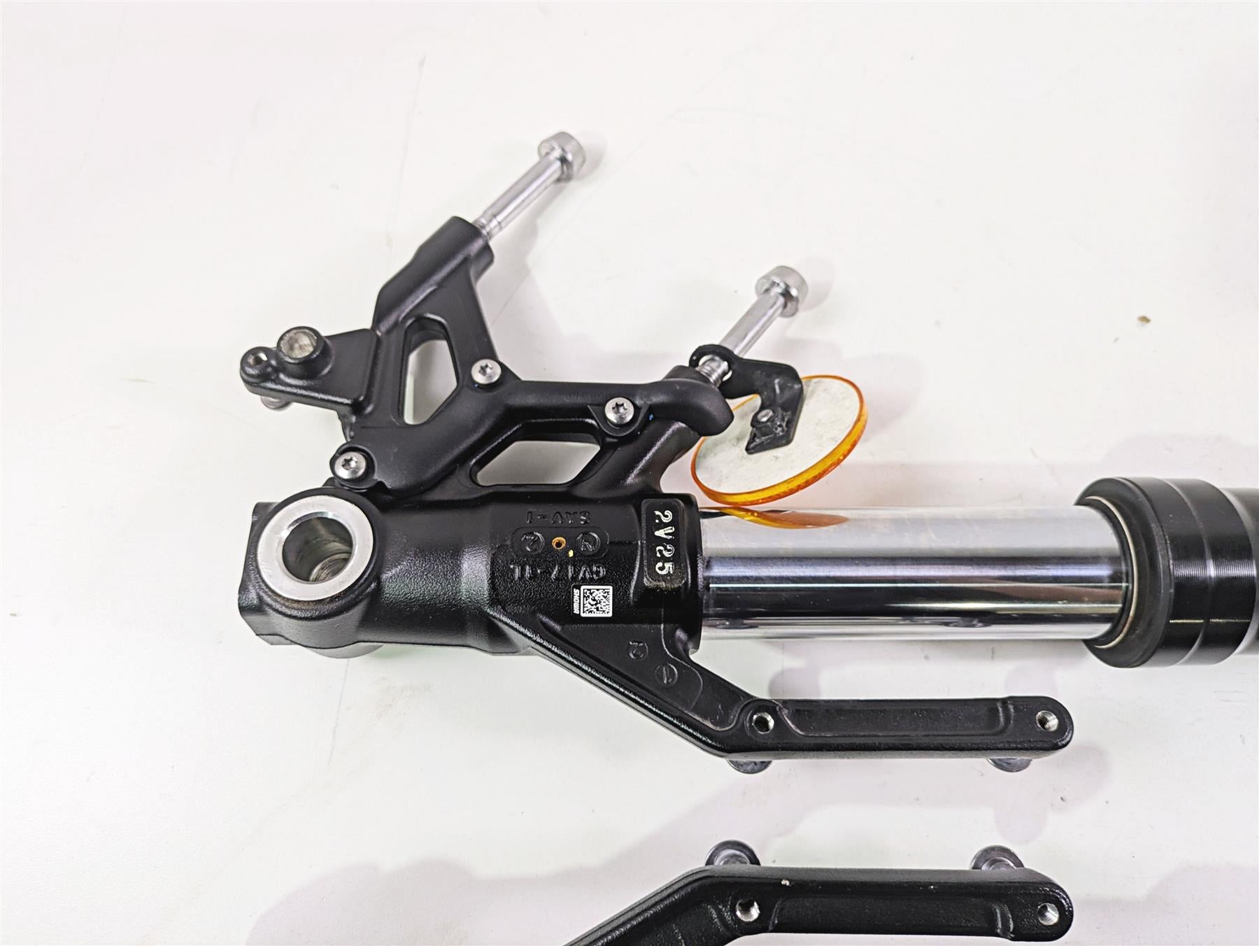 2024 Triumph Street Triple 765 R Straight Front Fork Leg Set T2043317 T2043316 {{ shop.shopifyCountryName }} - Mototech271