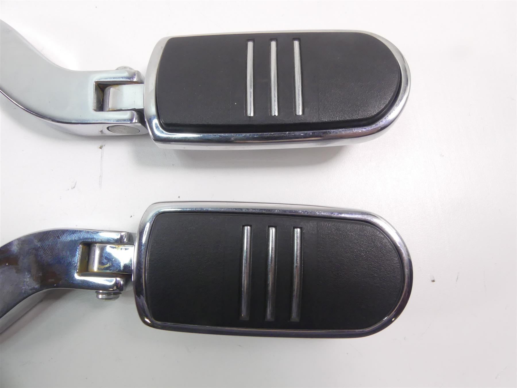 2014 Harley Touring FLHX Street Glide Rear Chrome Passenger Footpeg Set 49036-04 {{ shop.shopifyCountryName }} - Mototech271