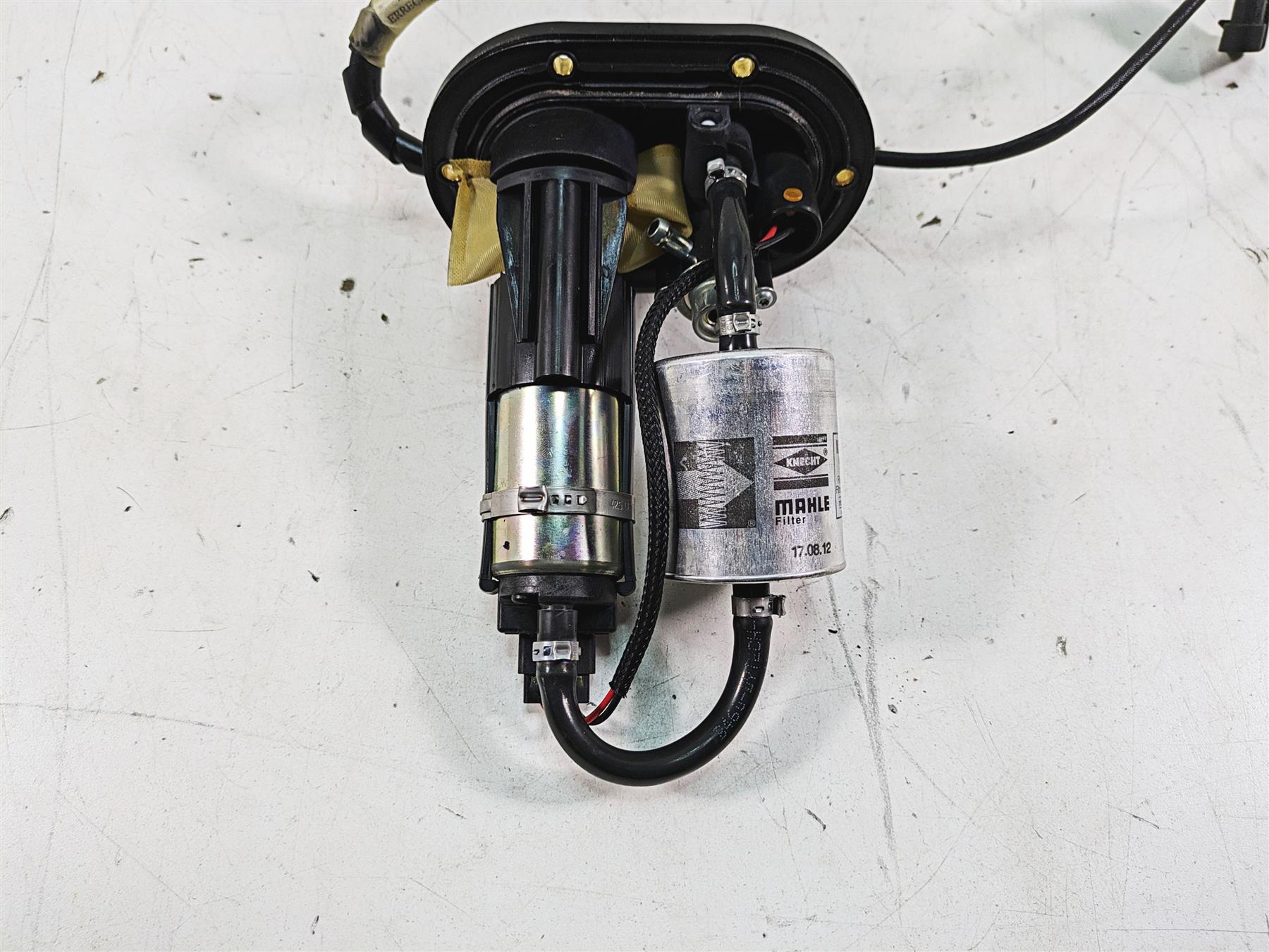 2014 Moto Guzzi California 1400 T Fuel Gas Petrol Pump - Tested B063104 {{ shop.shopifyCountryName }} - Mototech271