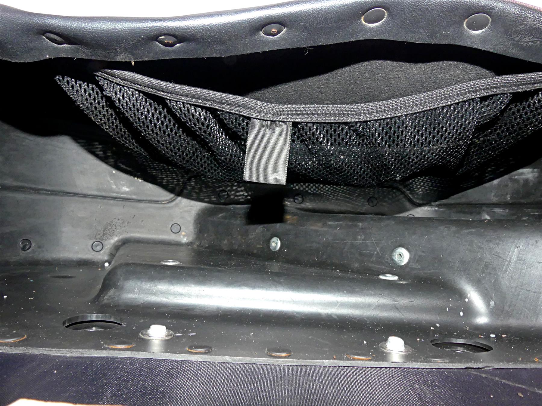 2005 Harley Sportster XL1200 C Saddlebag Saddle Bag Set 90193-08 90164-08 {{ shop.shopifyCountryName }} - Mototech271