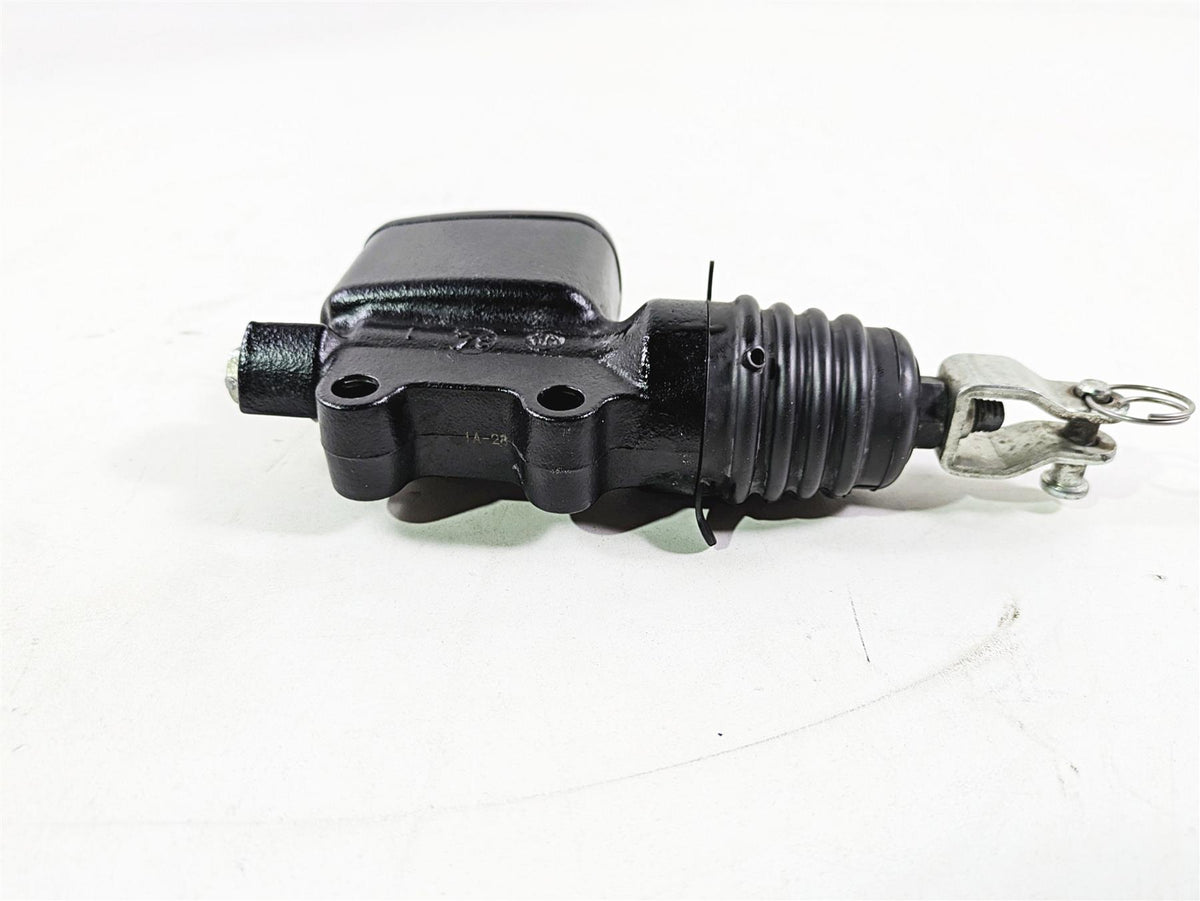 2021 Harley Softail FXST Standard Rear Brake Master Cylinder 5/8" 41700460 {{ shop.shopifyCountryName }} - Mototech271