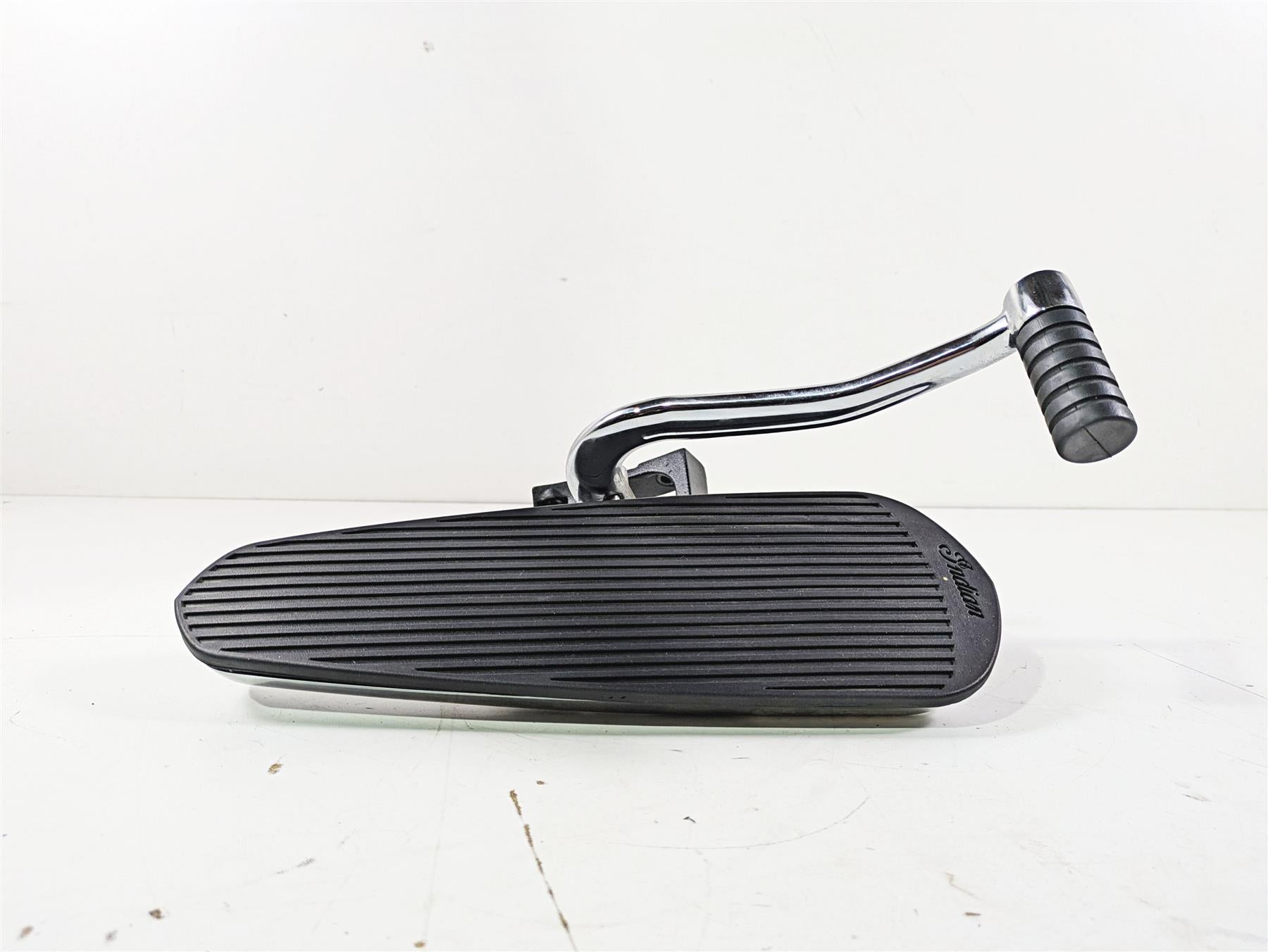 2019 Indian Chieftain Limited Right Floor Board & Brake Pedal 5141001 1023251 {{ shop.shopifyCountryName }} - Mototech271