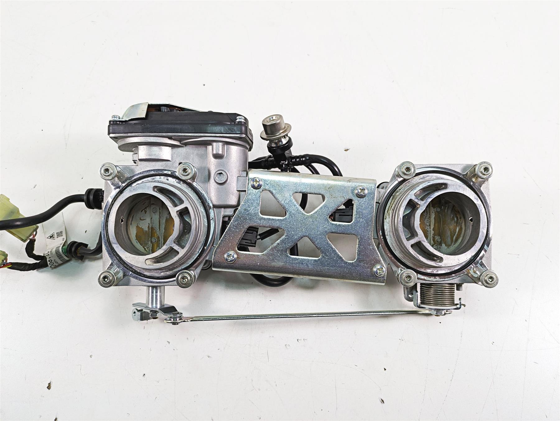 2020 Ducati Hypermotard 950 SP Mikuni Throttle Fuel Injection Body Set 28240932A {{ shop.shopifyCountryName }} - Mototech271