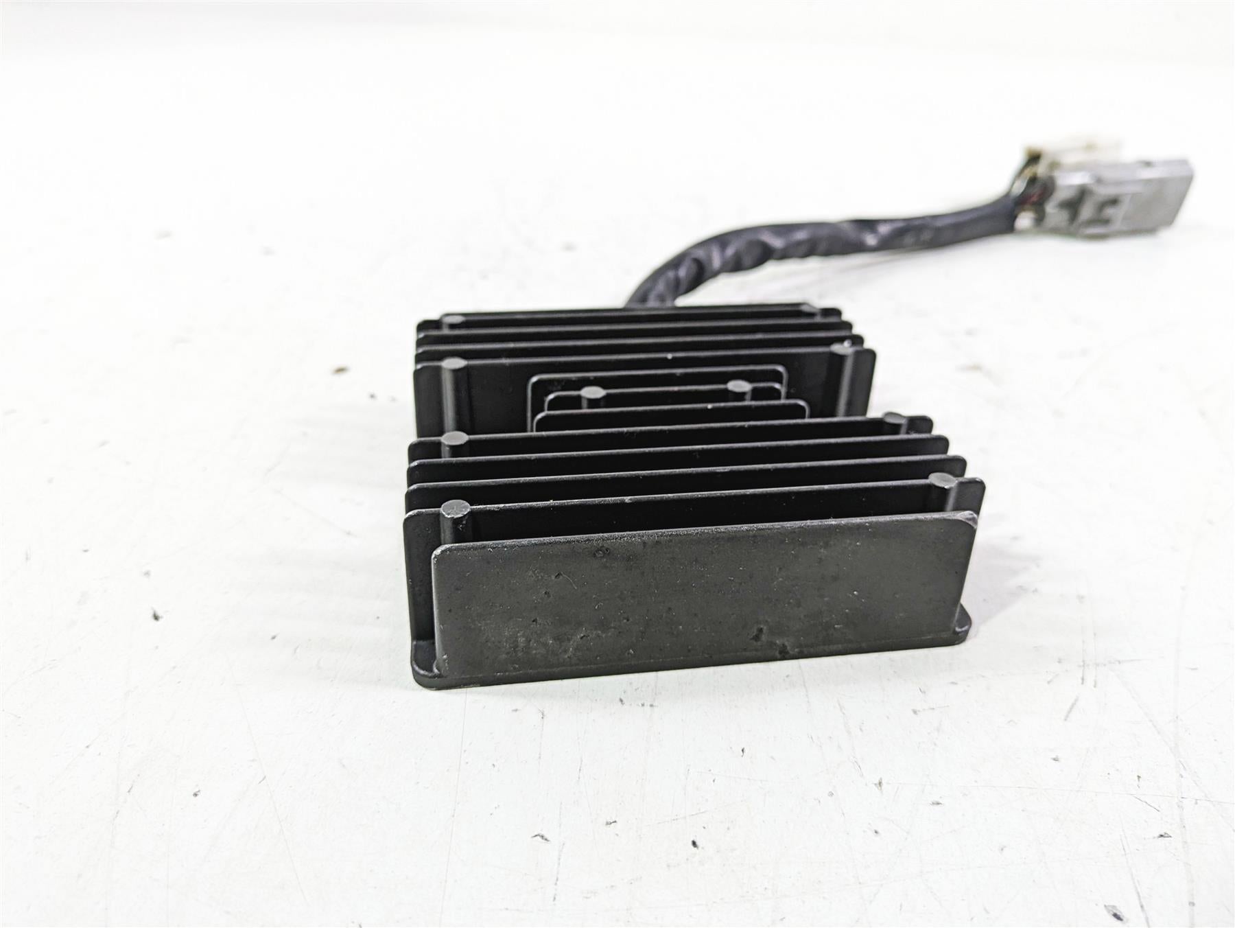 2018 Suzuki GSX1300 R Hayabusa Rectifier Voltage Regulator SH820AE 32800-10G40 {{ shop.shopifyCountryName }} - Mototech271