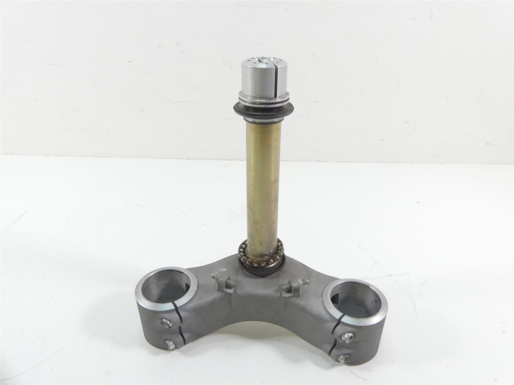 2006 Ducati 999 Biposto Lower Triple Tree Steering Yoke - Read 34210101A {{ shop.shopifyCountryName }} - Mototech271