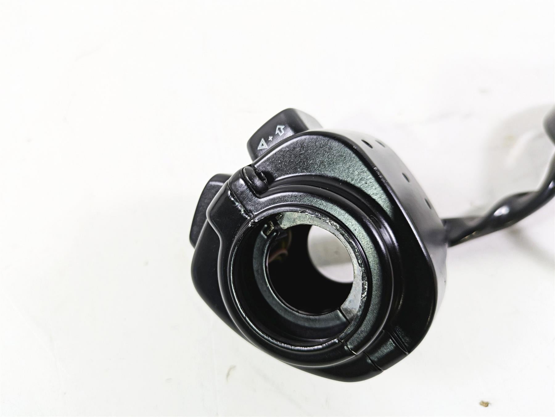 2006 Harley VRSCR Street V-Rod Left Hand Control Switch 71682-06A 71685-06A {{ shop.shopifyCountryName }} - Mototech271