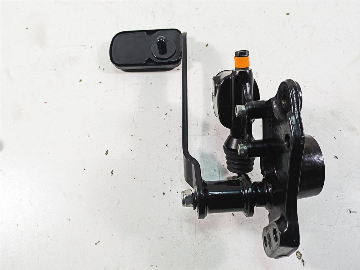 2013 Harley Touring FLHX Street Glide Floor Board + Shift Brake Pedal 50683-04 {{ shop.shopifyCountryName }} - Mototech271