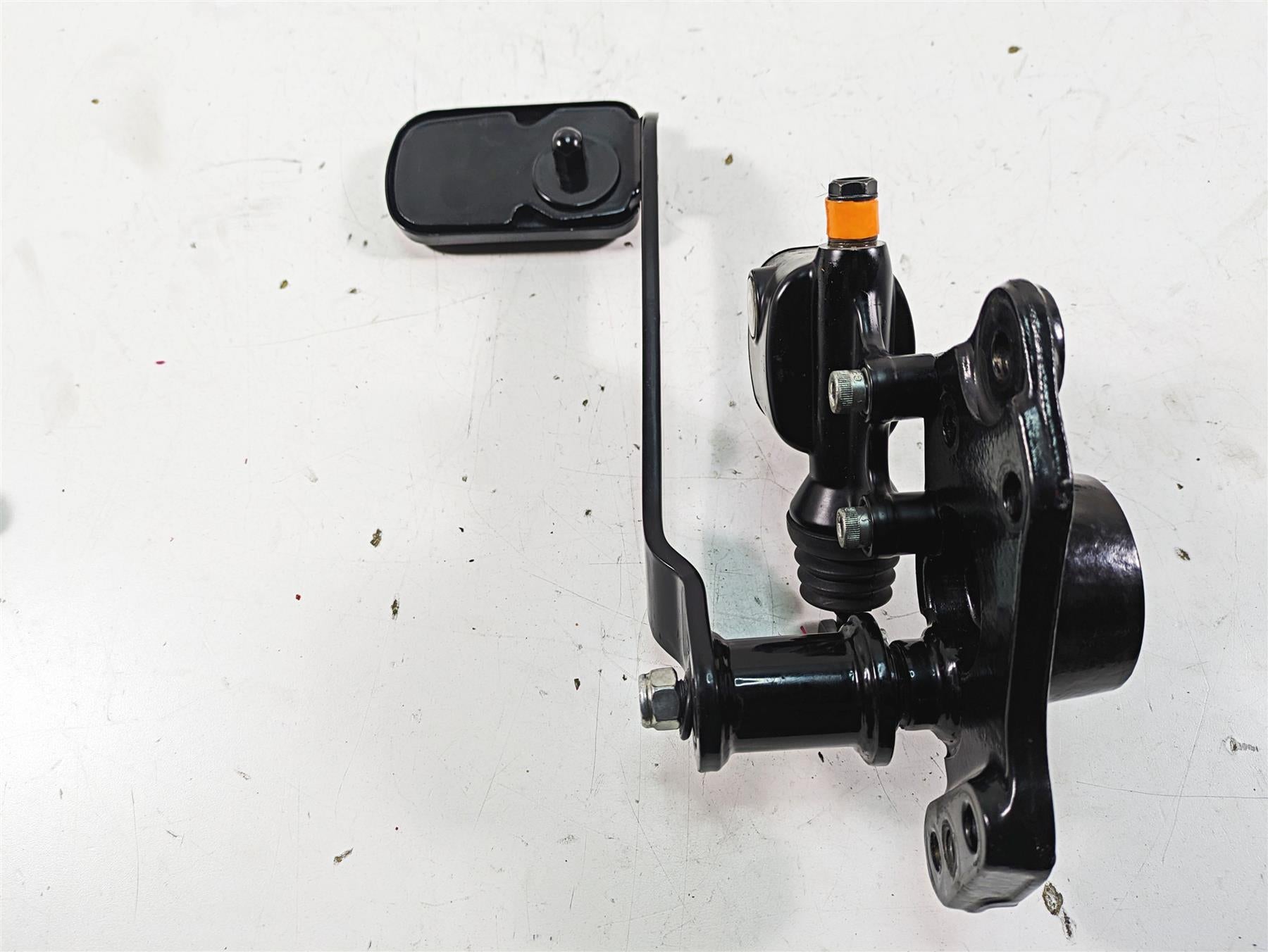 2013 Harley Touring FLHX Street Glide Floor Board + Shift Brake Pedal 50683-04 {{ shop.shopifyCountryName }} - Mototech271