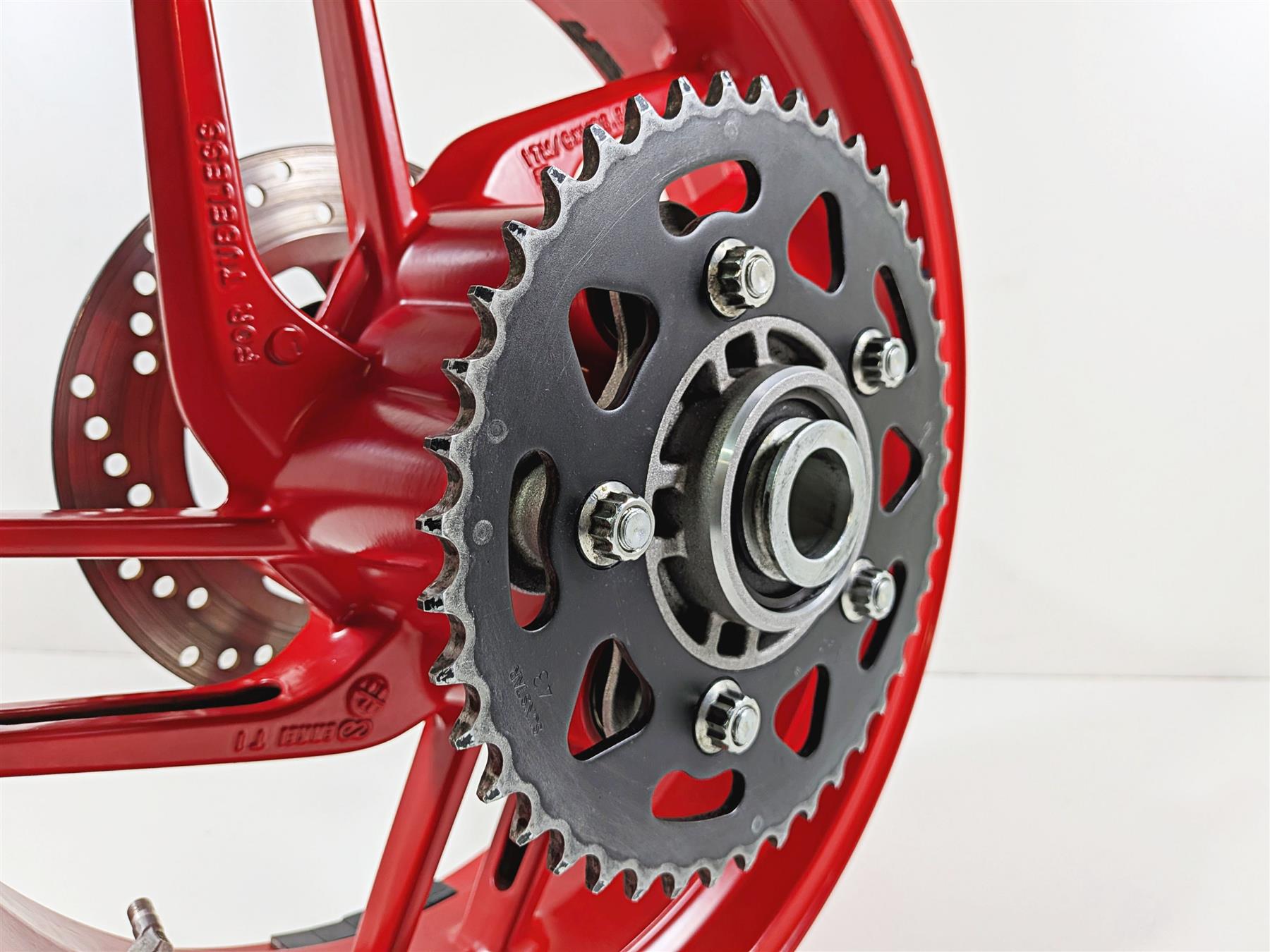 2019 Ducati 959 Panigale 17x5.5 Rear Wheel Red Rim - Runout 50221612AA {{ shop.shopifyCountryName }} - Mototech271