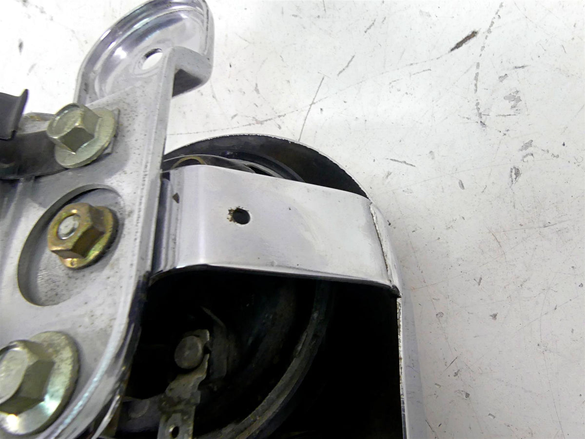 2006 Harley Softail FXSTSI Springer Horn & Chrome Cover 61300478A 69060-90H {{ shop.shopifyCountryName }} - Mototech271