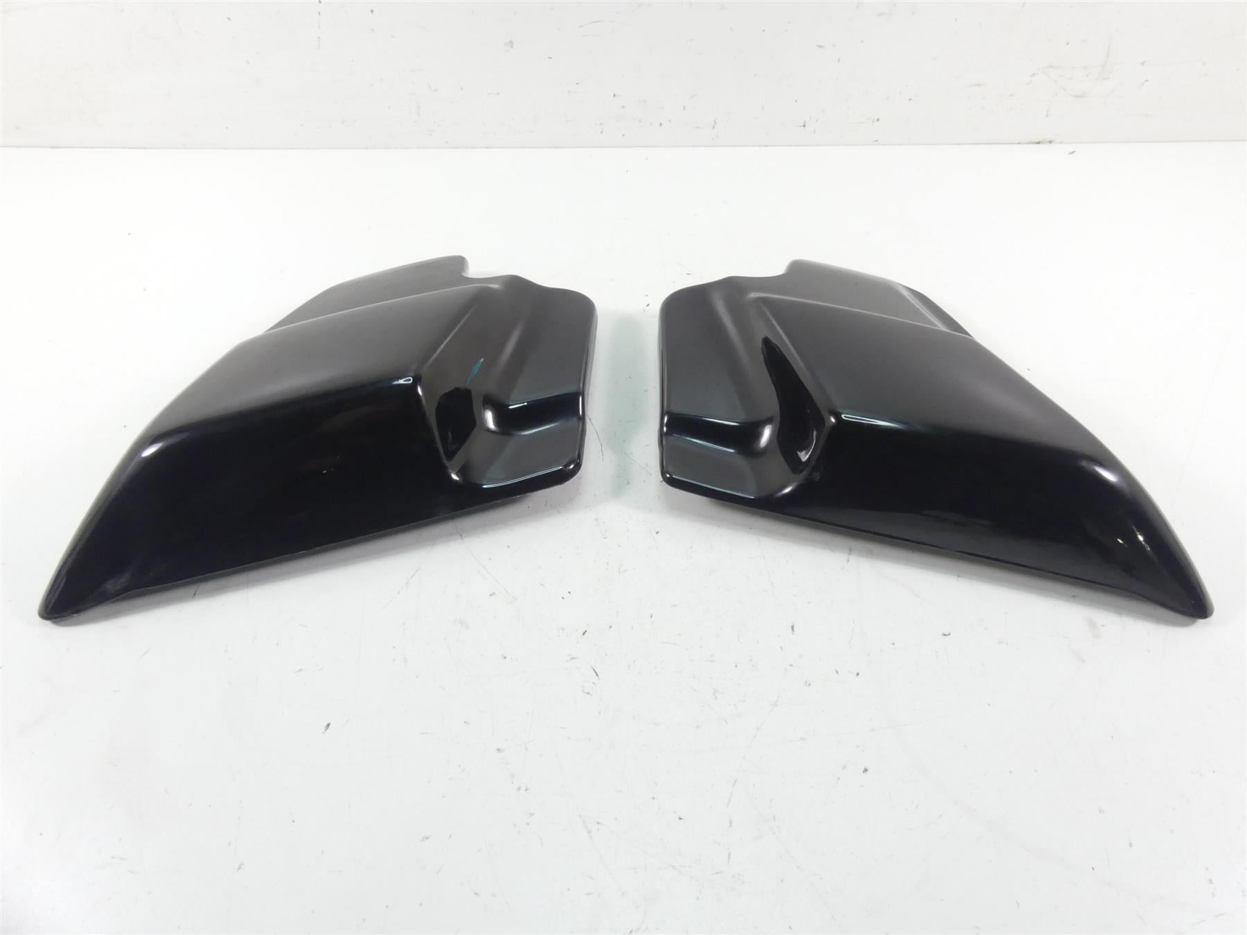 2005 Harley Touring CVO FLHTCSE Electra Glide Left Right Side Cover Set 66620-05 {{ shop.shopifyCountryName }} - Mototech271