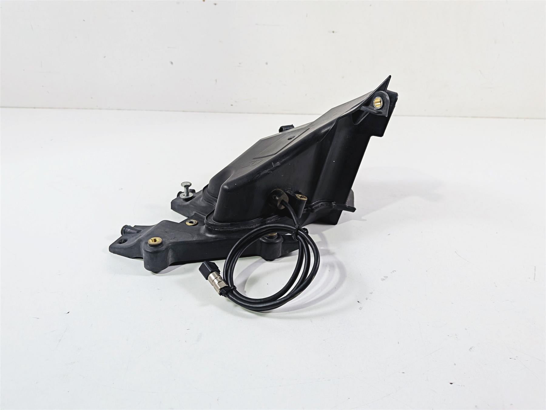 2020 Harley Touring FLTRK Road Glide Media Storage Compartment Right 76000492 {{ shop.shopifyCountryName }} - Mototech271
