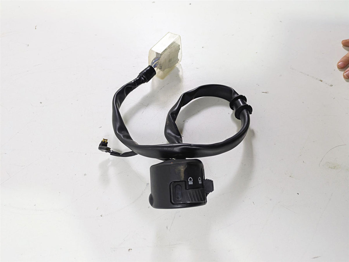 2025 Honda CBR600RR Left Hand Turn Signal Control Switch 35200-MJC-A01 {{ shop.shopifyCountryName }} - Mototech271