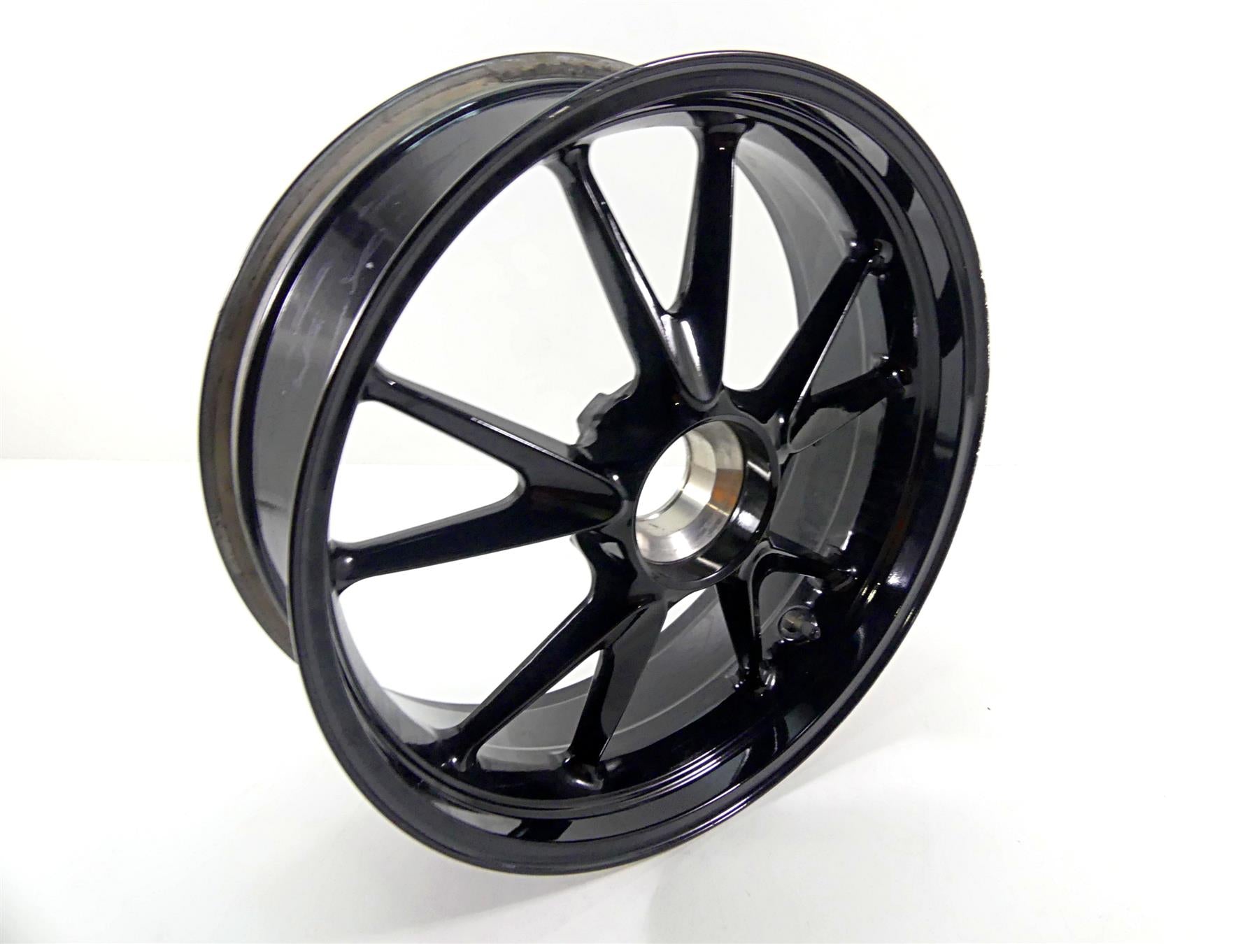 2022 Triumph Speed Triple 1200 RS Straight Rear Wheel Rim 17x 6 WFMG T2011093 {{ shop.shopifyCountryName }} - Mototech271