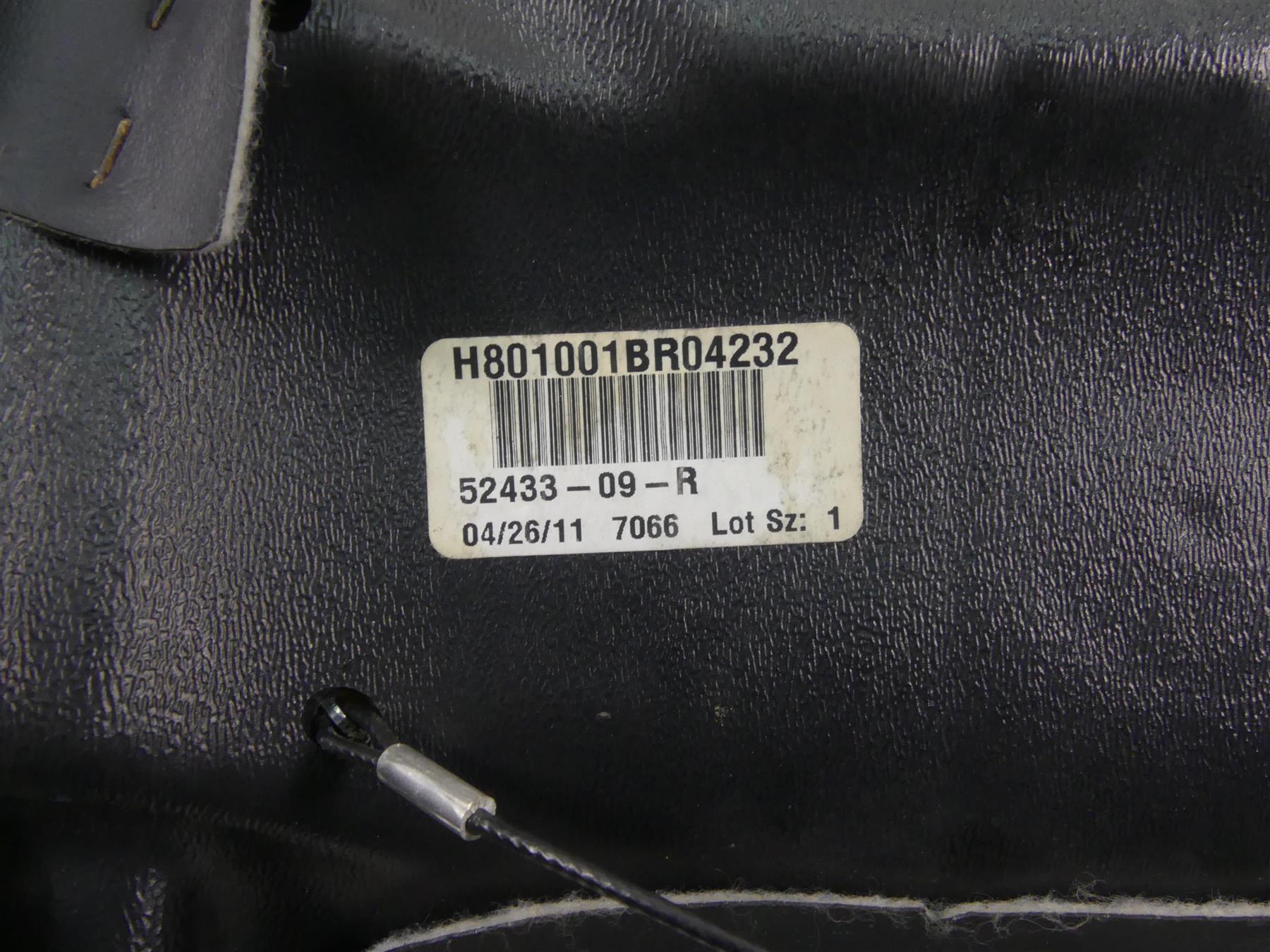 2011 Harley VRSCF Muscle Rod Nice Front Rider Driver Seat Saddle 52433-09 {{ shop.shopifyCountryName }} - Mototech271