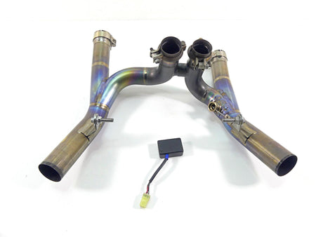 2012 Yamaha VMX17 VMAX 1700 Akrapovic Midpipe Titanium Collector C-Y17SO1T/1 {{ shop.shopifyCountryName }} - Mototech271