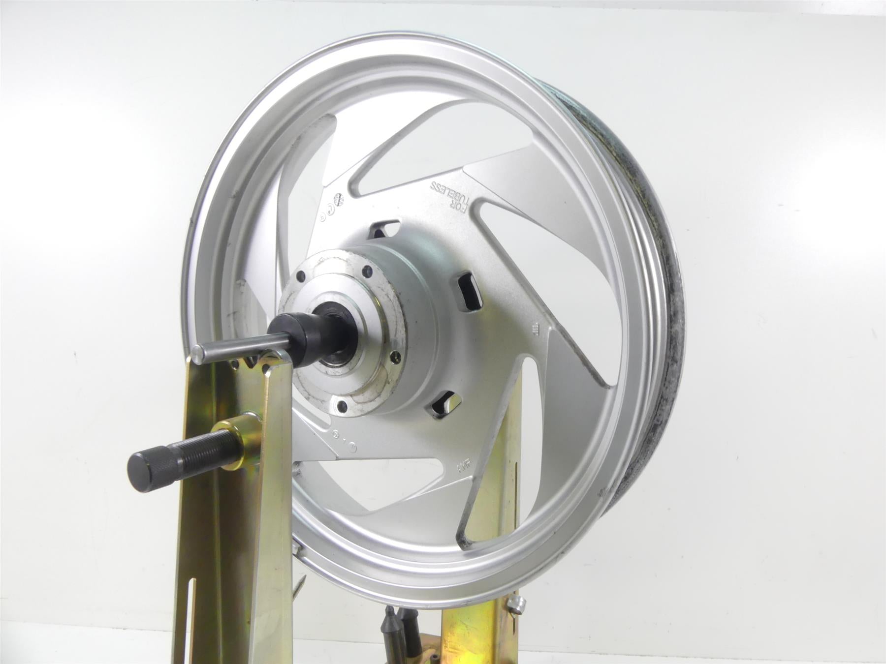 2007 Suzuki M109R VZR1800 Boulevard Straight Front Wheel Rim 18x3.5 54111-48G20- | Mototech271