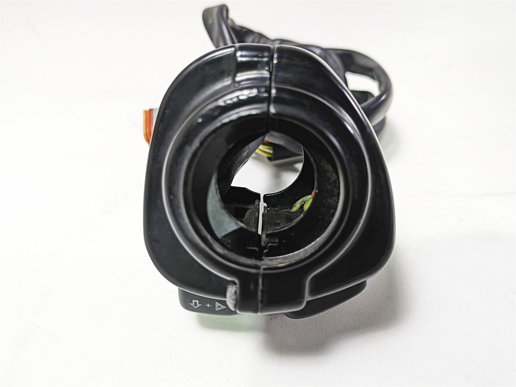 2003 Harley FLSTC Softail Heritage 100th Left Hand Control Switch 71682-06A {{ shop.shopifyCountryName }} - Mototech271