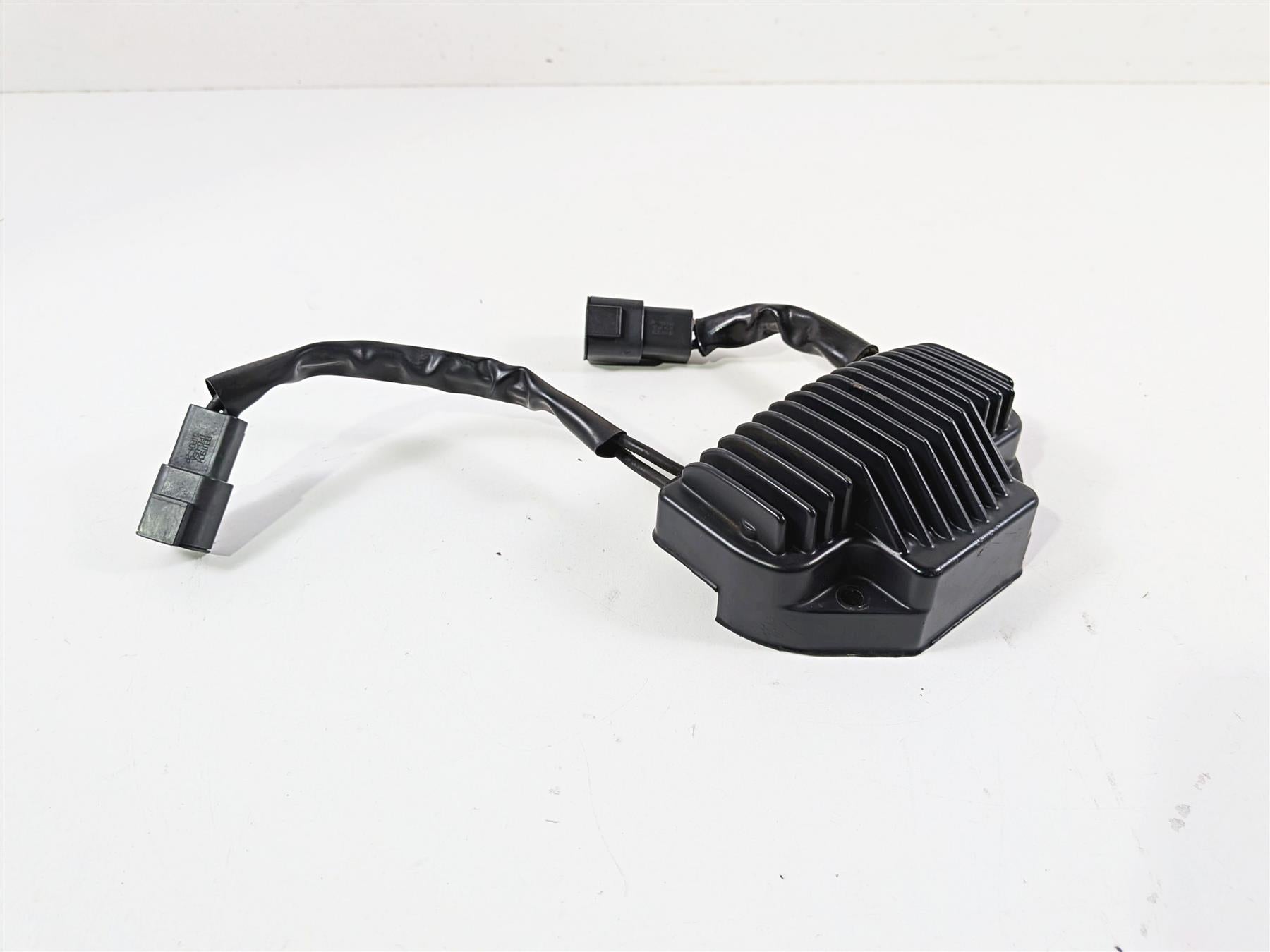2007 Harley Dyna FXDB Street Bob Rectifier Voltage Regulator 74631-06 {{ shop.shopifyCountryName }} - Mototech271