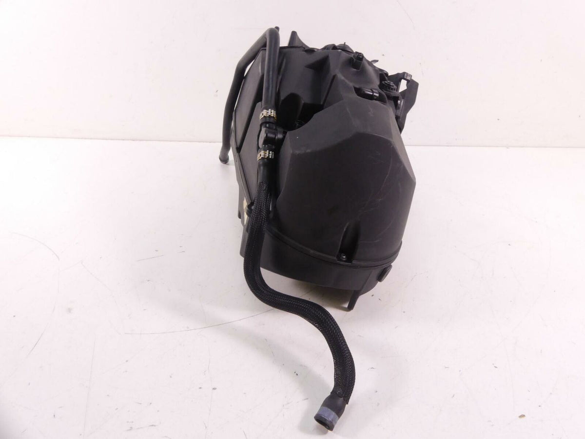 2020 Ducati Monster 1200 S Air Box & Filter Assembly M1008 44213111A 24612162A {{ shop.shopifyCountryName }} - Mototech271