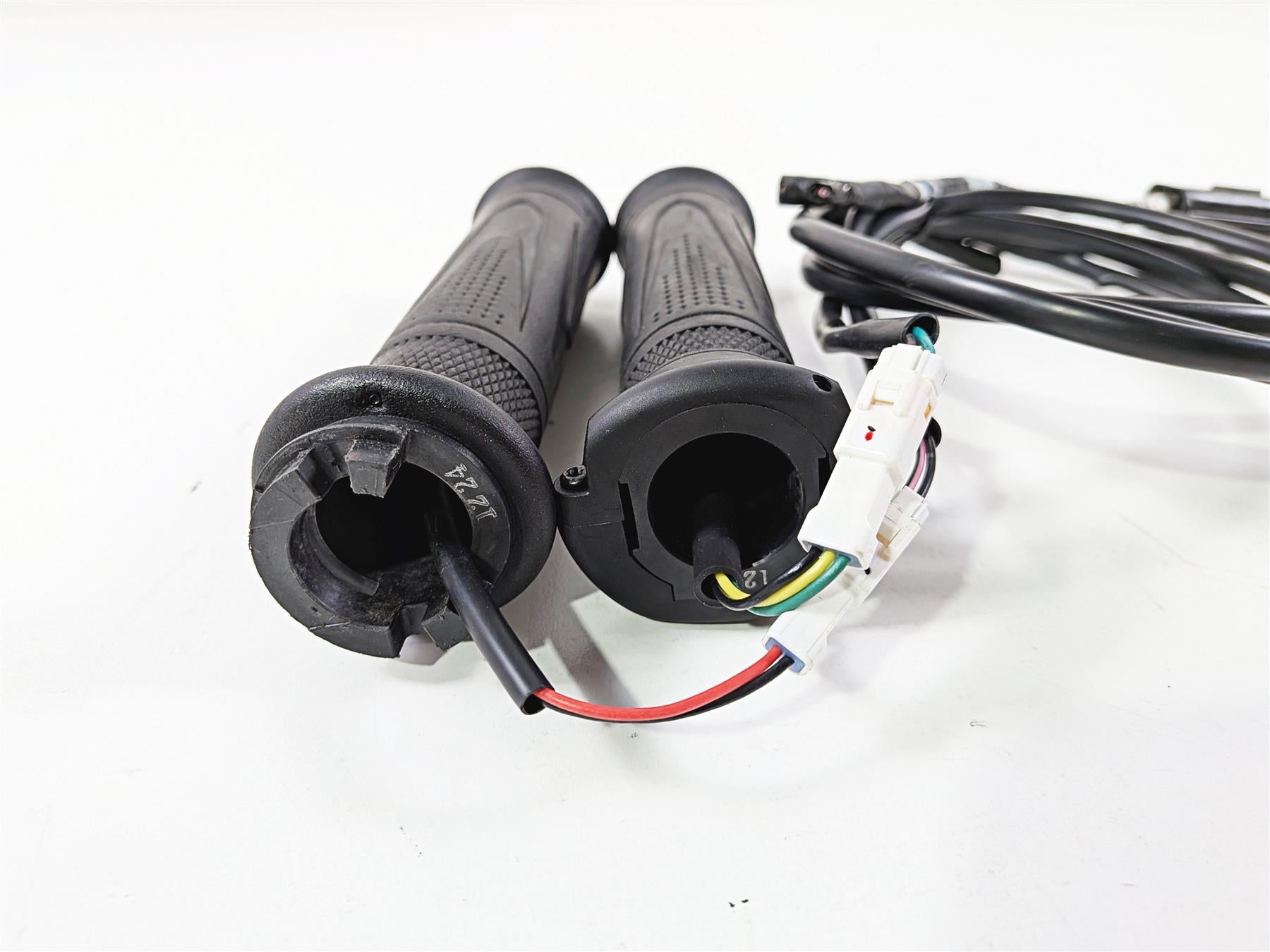2022 Triumph Tiger 900 GT Pro Left Right Heated Hand Grip Heater Set T2042078 {{ shop.shopifyCountryName }} - Mototech271