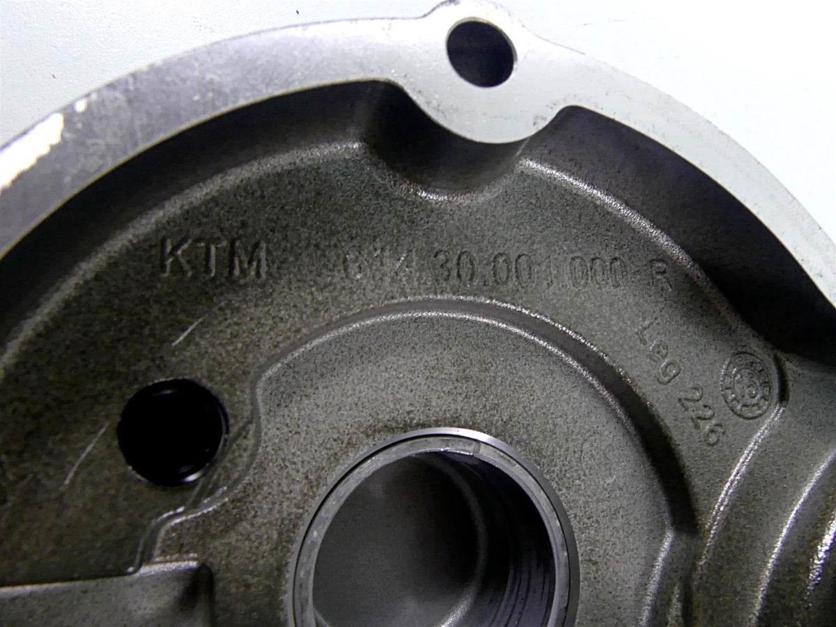 2016 KTM 1290 Super Duke R Clutch Side Cover & Water Pump 6133000114441 {{ shop.shopifyCountryName }} - Mototech271