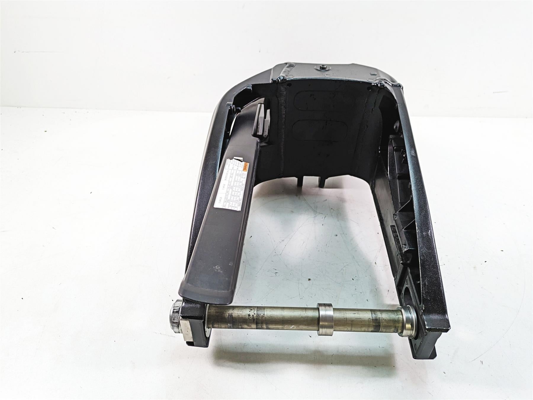 2009 Suzuki GSXR750 K9 Straight Rear Swingarm Swing Arm & Axle 61000-01H10-YAP {{ shop.shopifyCountryName }} - Mototech271
