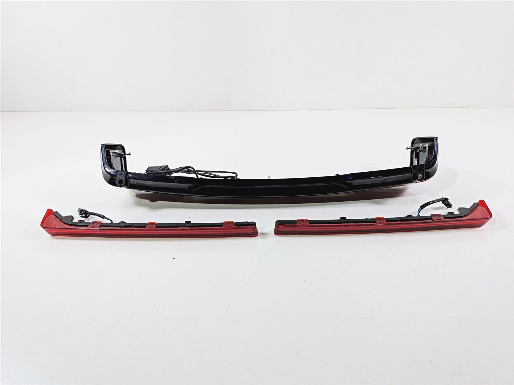 2011 Harley Touring FLHTCU CVO Electra Glide Trunk Tail Lights Set 54136-10-Mototech271