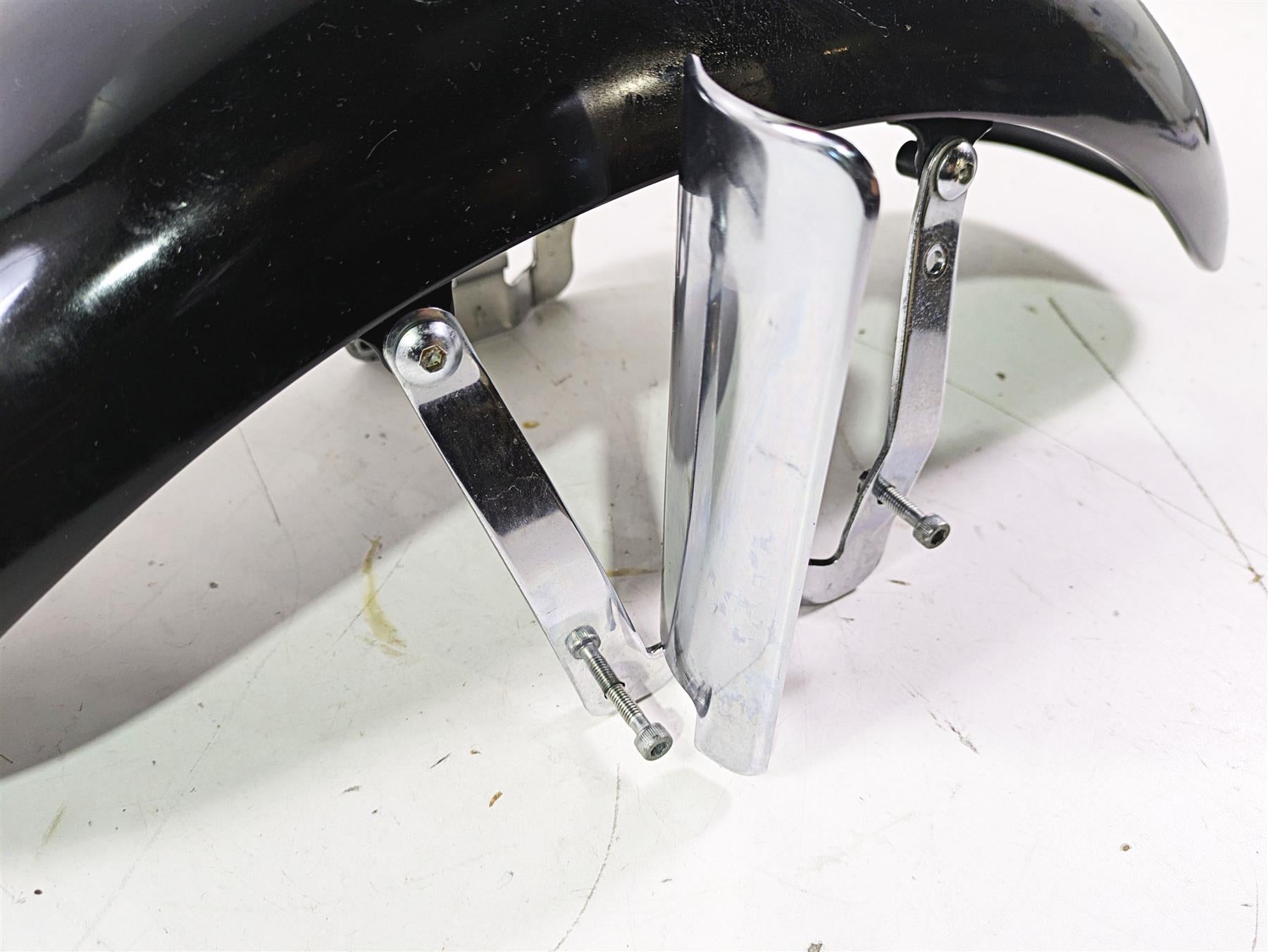 2002 Honda V-Twin VTX1800 C Front Fender + Mounts 61100-MCH {{ shop.shopifyCountryName }} - Mototech271