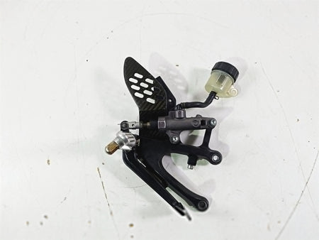 2005 Yamaha YZFR1 YZF R1 Right Footpeg & Master Cylinder Set 5VY-27443-01 {{ shop.shopifyCountryName }} - Mototech271