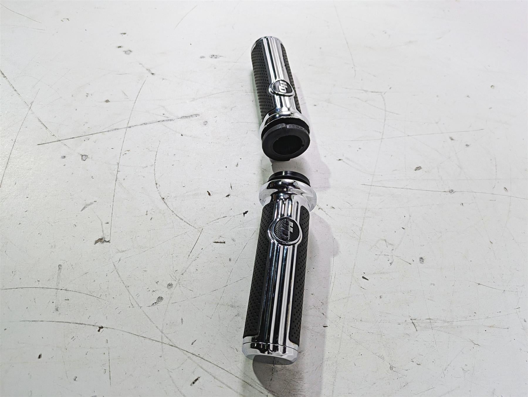 2015 Harley Touring FLHTKL E -Glide Low Defiance Hand Grips Set 56100158 {{ shop.shopifyCountryName }} - Mototech271