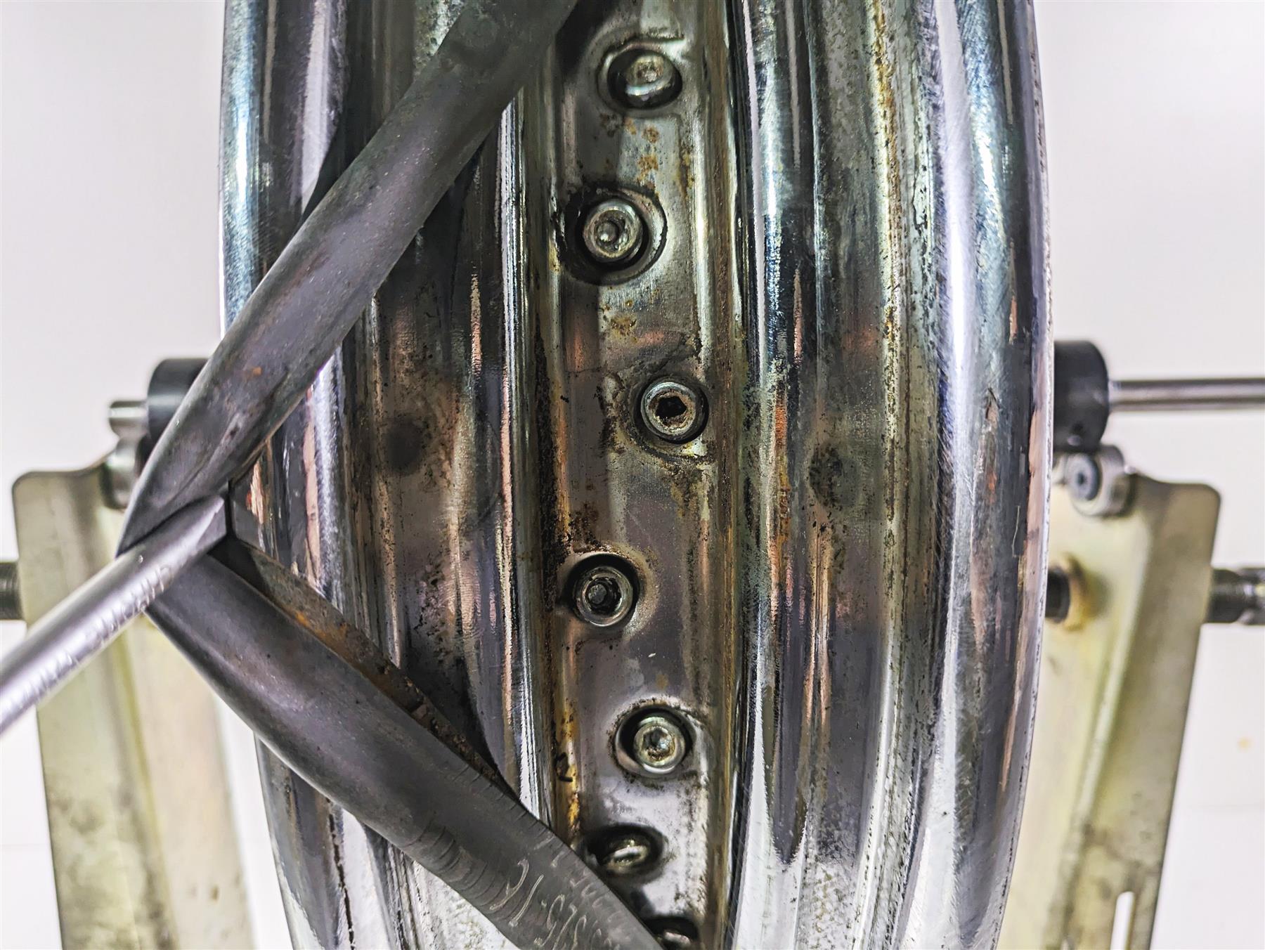 2003 Harley FLSTC Softail Heritage 100th Rear Wheel Rim 15x3 -READ 40700-05A {{ shop.shopifyCountryName }} - Mototech271