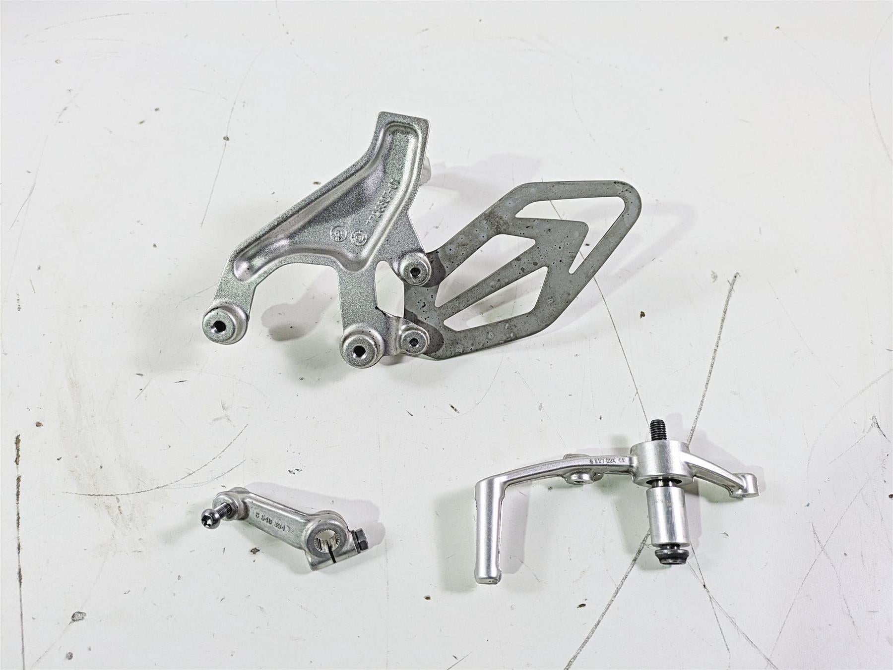2017 BMW S1000RR K46 Left Foot Peg Set & Shifter Parts 46717728307 {{ shop.shopifyCountryName }} - Mototech271