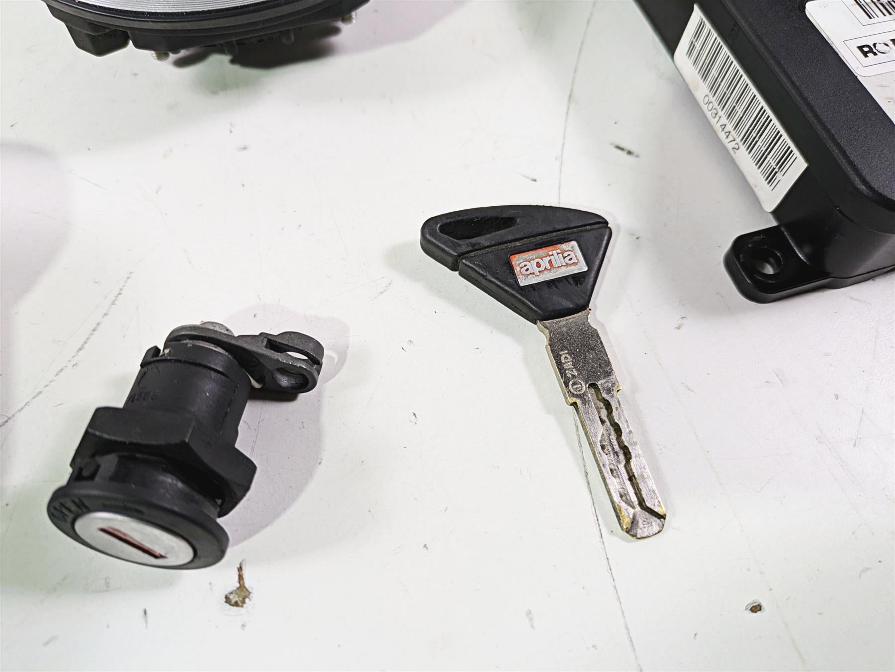 2008 Aprilia RSVR 1000 Factory Gauge Cdi Immobilizer Key Set AP8127689 AP0266536 {{ shop.shopifyCountryName }} - Mototech271