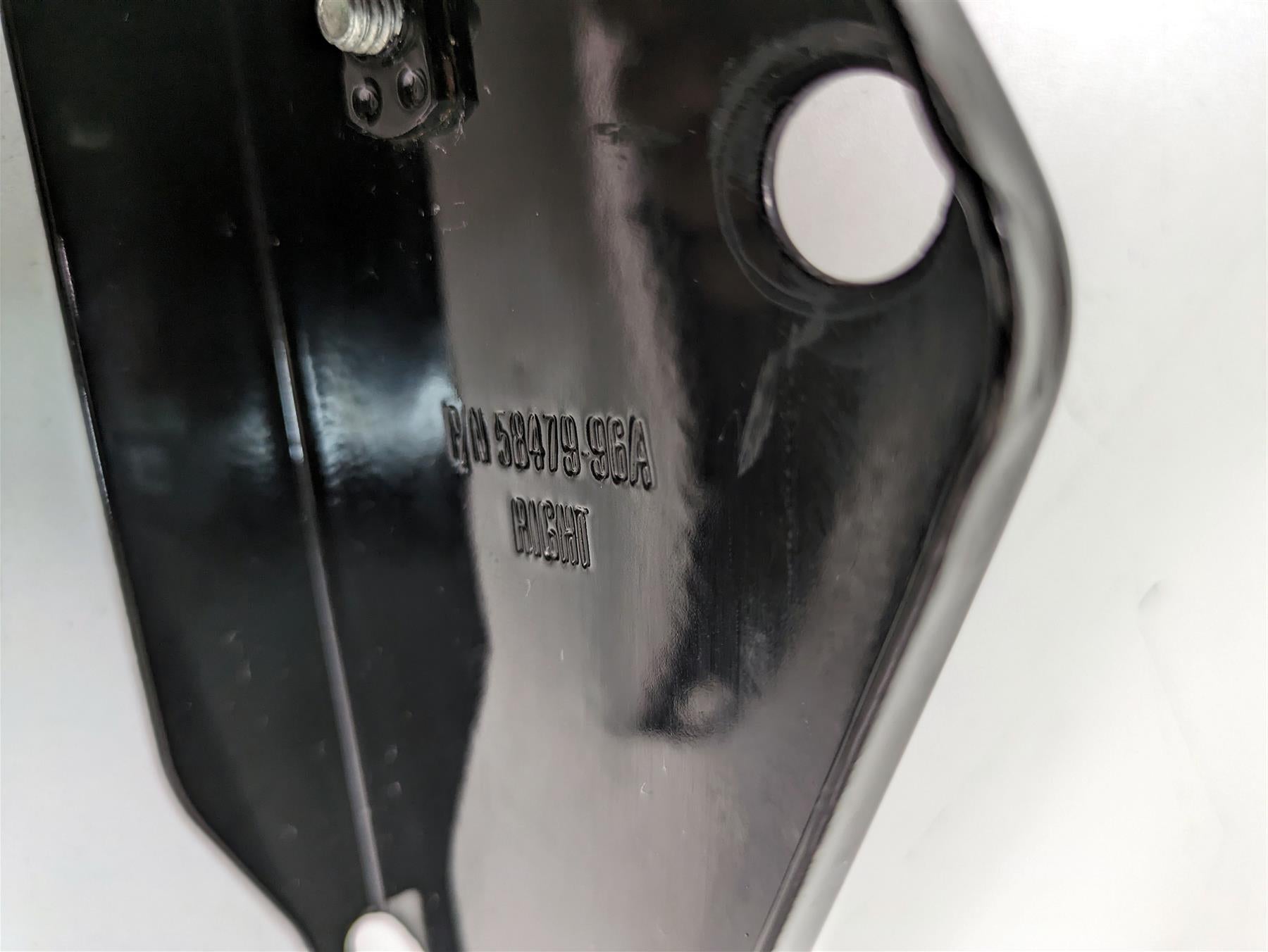 2006 Harley Touring FLHTCUI Electra Glide Front Fairing Mounts 58478-96 58479-96 {{ shop.shopifyCountryName }} - Mototech271