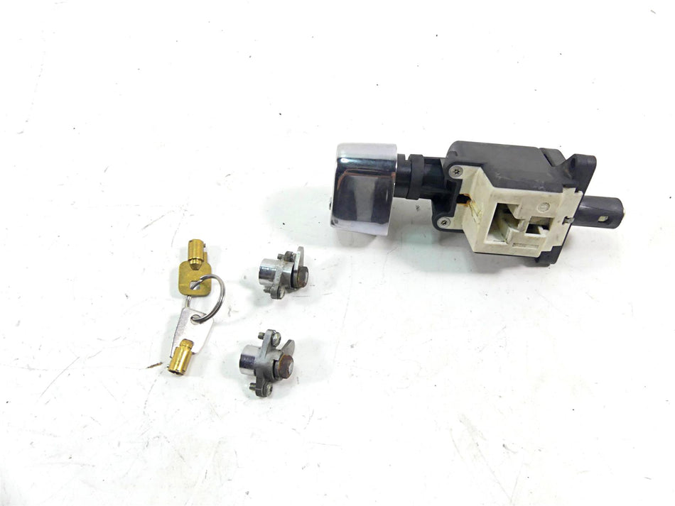2006 Harley Touring FLHTCU SE E-Glide Ignition Switch Key Lock Set 71530-03A {{ shop.shopifyCountryName }} - Mototech271