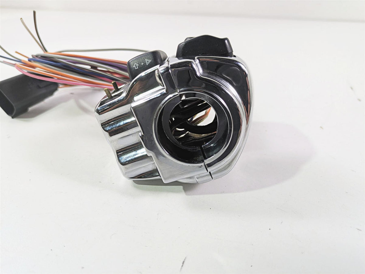 2010 Harley Touring FLHXSE CVO Street Glide Right Hand Control Switch 71684-06A {{ shop.shopifyCountryName }} - Mototech271