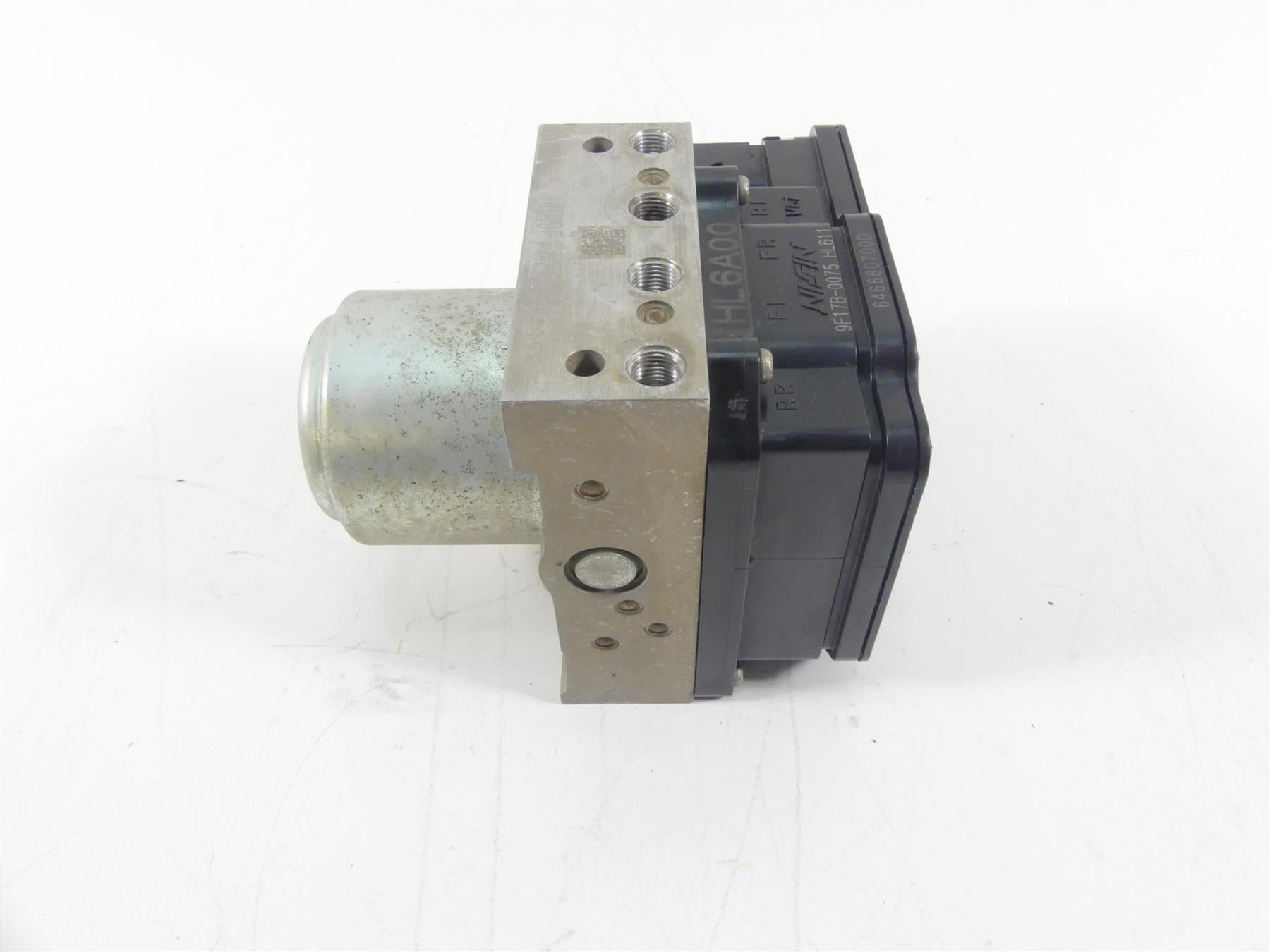 2020 Honda Talon SXS1000R S2R Nissin Vsa Modulator Abs Pump 57110-HL6-A01 {{ shop.shopifyCountryName }} - Mototech271