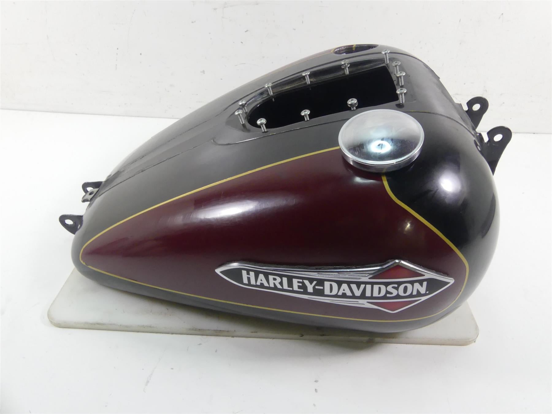 2014 Harley FXDF Dyna Fat Bob Fuel Gas Petrol Tank Reservoir - Read 61586-04B {{ shop.shopifyCountryName }} - Mototech271