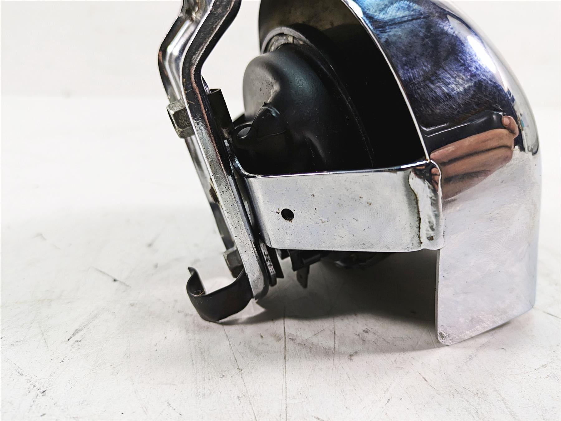 2009 Harley Touring FLHTCU Electra Glide Horn & Chrome Cover 61300478A {{ shop.shopifyCountryName }} - Mototech271