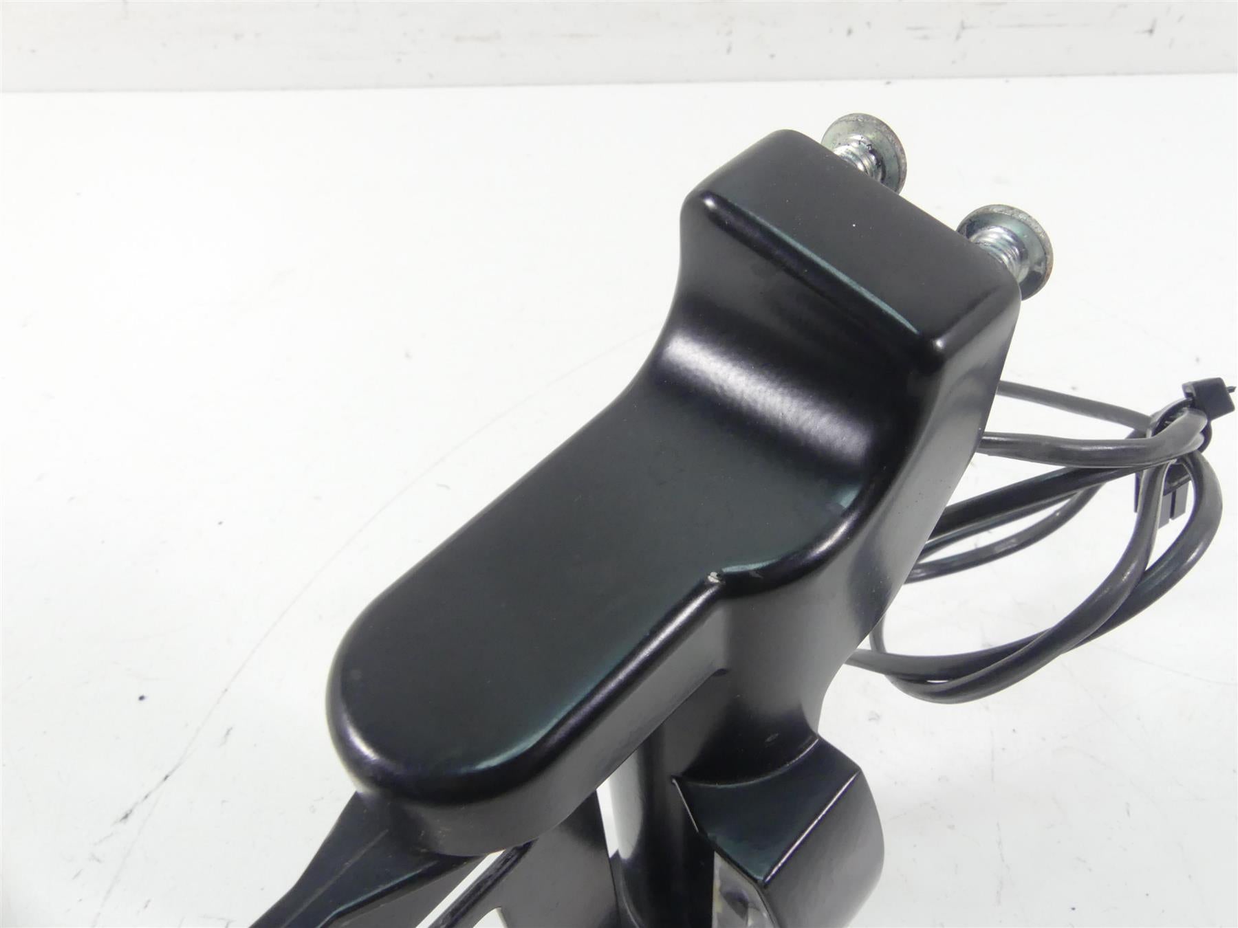 2010 Harley FXDWG Dyna Wide Glide Side License Plate Holder Carrier 60336-10 {{ shop.shopifyCountryName }} - Mototech271