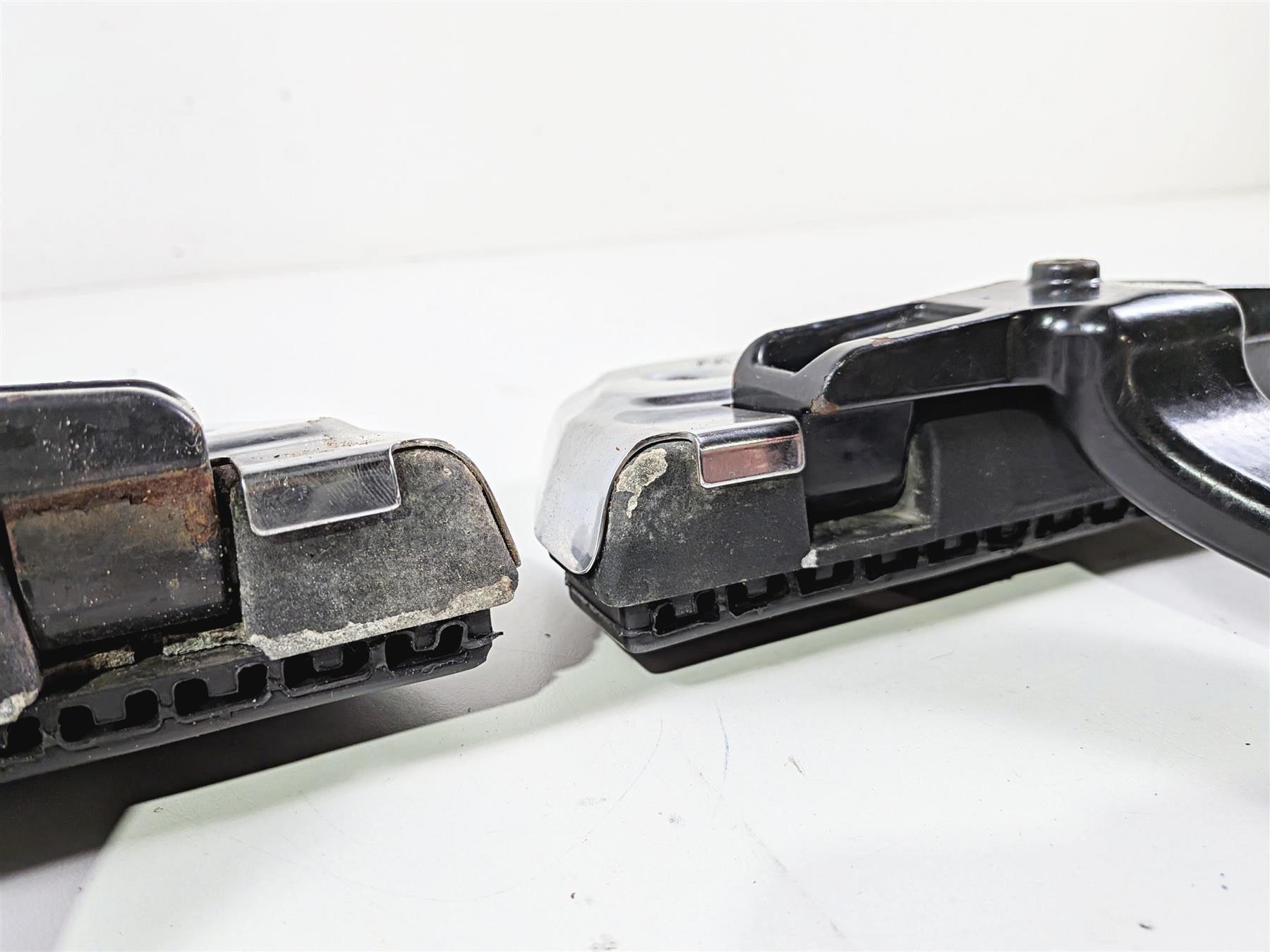 2012 Harley Softail FLSTF Fat Boy Passenger Footpeg Foot Peg READ 50943-05A {{ shop.shopifyCountryName }} - Mototech271