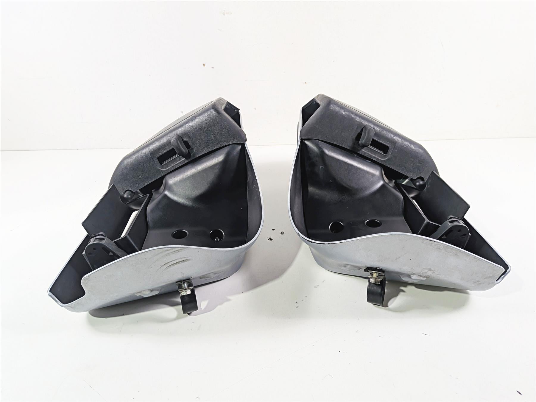 2020 Harley Touring FLTRK Road Glide Lower Leg Fairing Set 57100112 {{ shop.shopifyCountryName }} - Mototech271