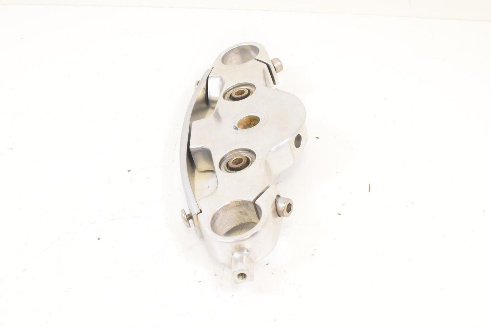 2011 Triumph Rocket 3 III Upper Triple Tree Steering Clamp T2049029 {{ shop.shopifyCountryName }} - Mototech271
