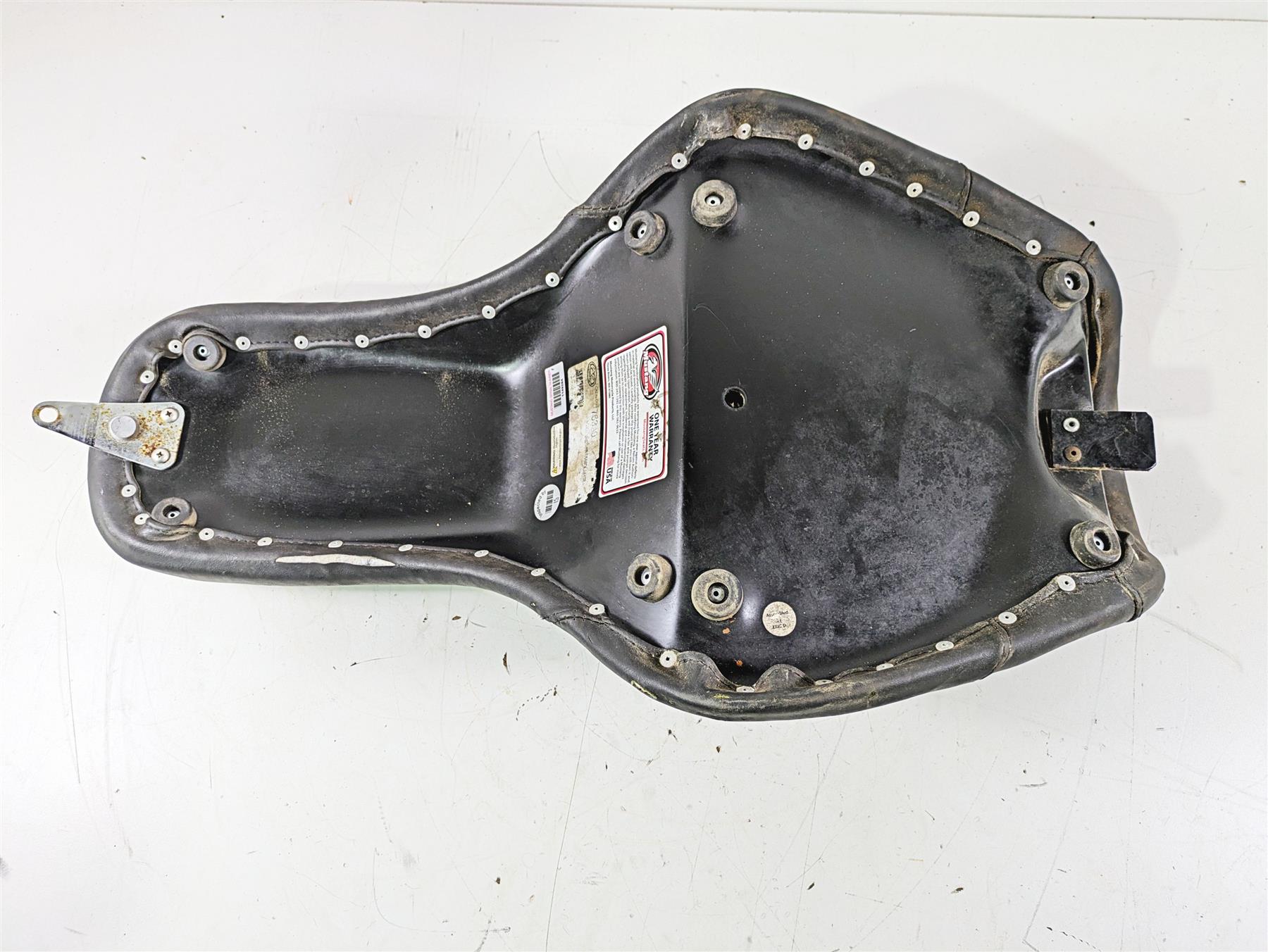 2002 Honda VT1100 Shadow Sabre Mustang Day Tripper Seat Saddle - Read 76340 {{ shop.shopifyCountryName }} - Mototech271