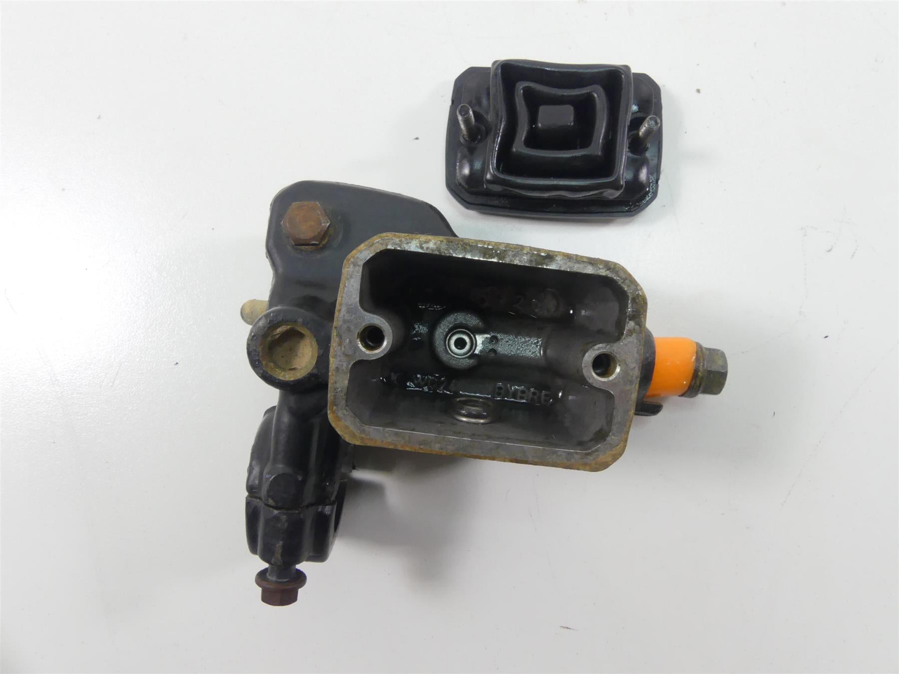 2014 Can Am Renegade 1000 STD Left Front Brake Master Cylinder 705601431 {{ shop.shopifyCountryName }} - Mototech271
