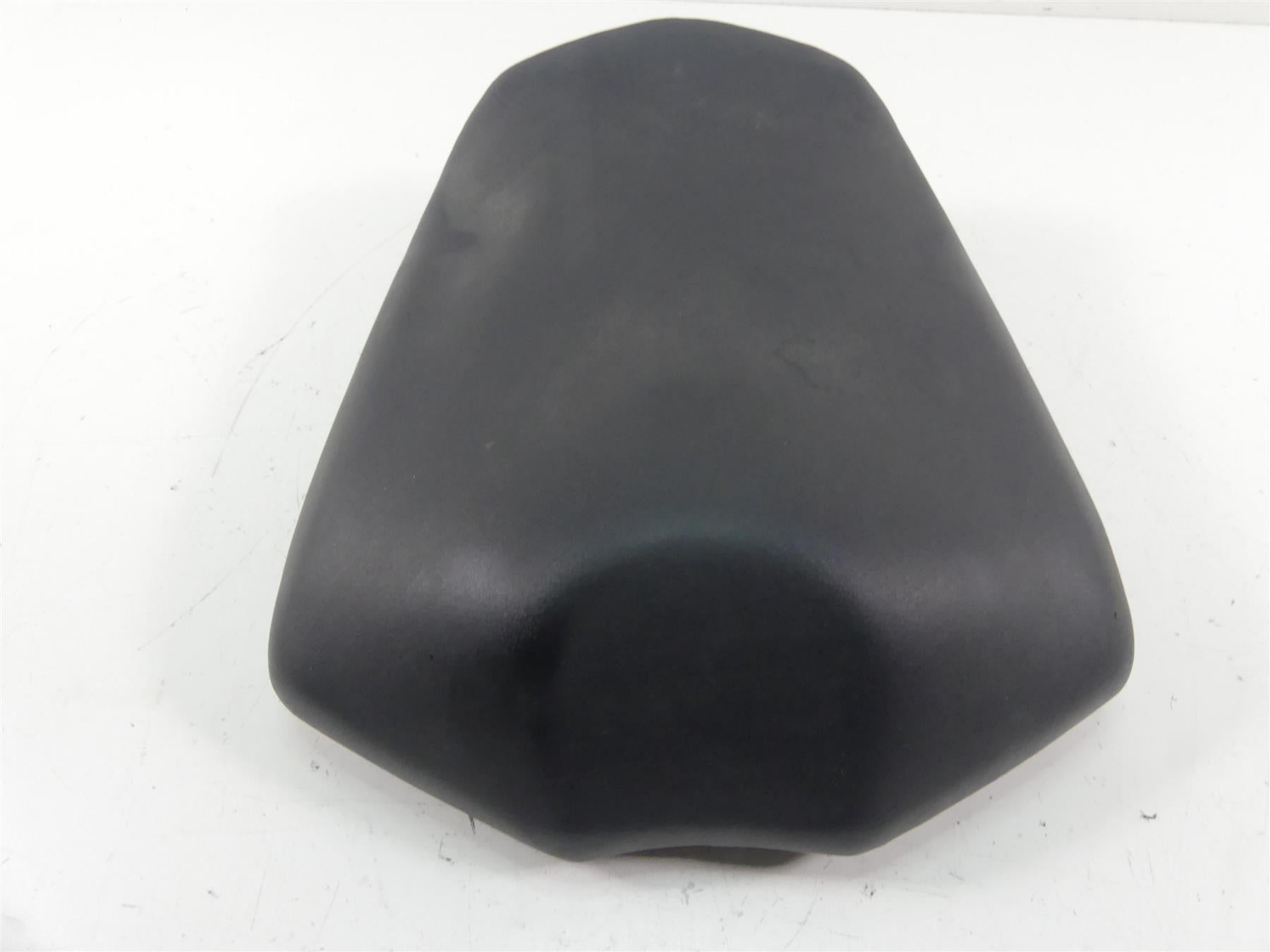 2008 Yamaha FZ1 Fazer Rear Passenger Saddle Seat 3C3-24750-00-00 3C3-24750-03-00 {{ shop.shopifyCountryName }} - Mototech271