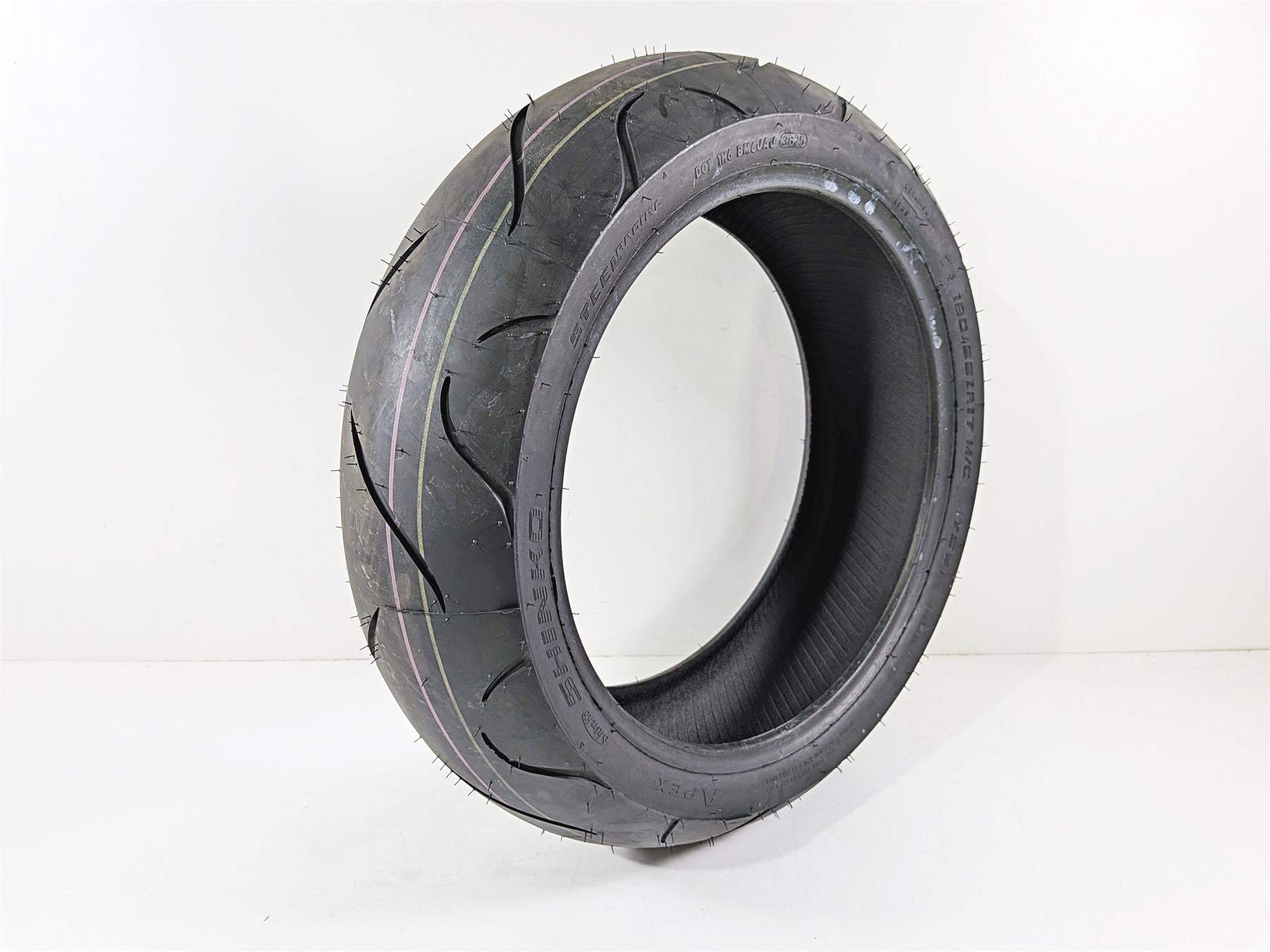 Unused Rear Motorcycle Tire Shinko 010 Apex 190/55R17 DOT25 87-4075-Mototech271