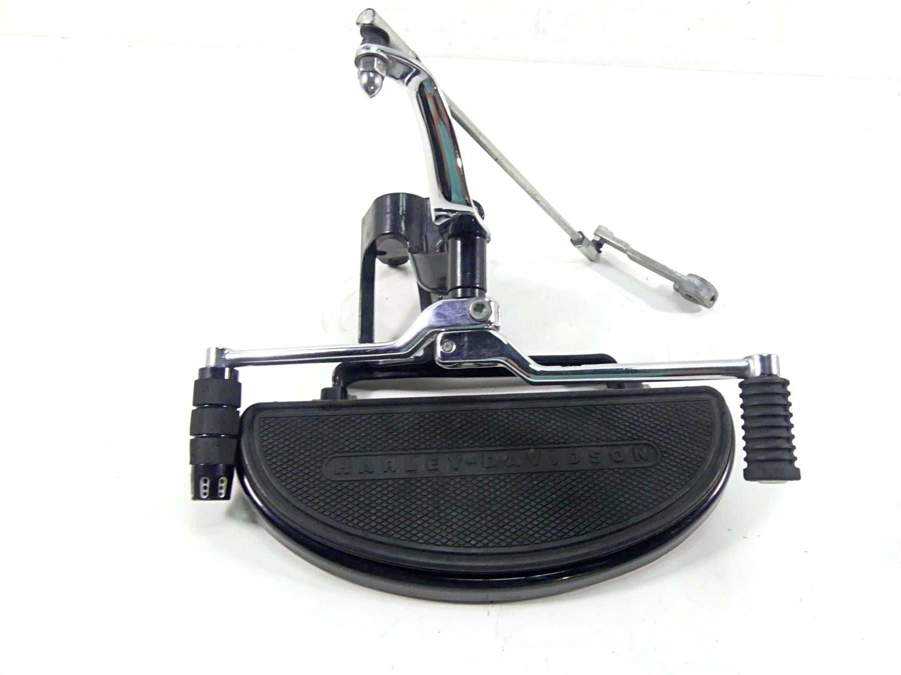 2016 Harley Softail FLS Slim Left Front Floorboard & Shifter Set 33630-07A {{ shop.shopifyCountryName }} - Mototech271