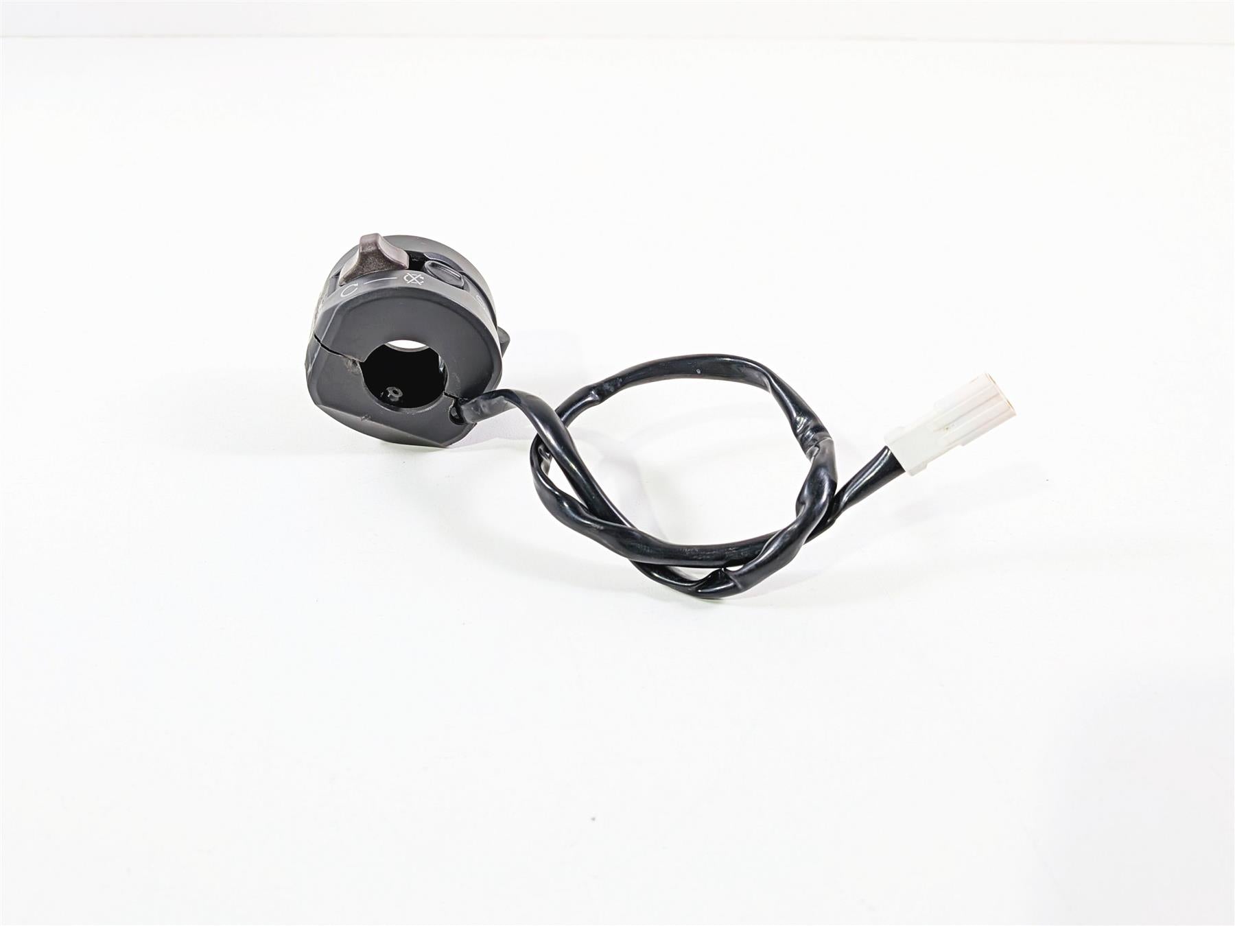 2019 Ducati 959 Panigale Right Hand Start Stop Control Switch - Read 65010094I {{ shop.shopifyCountryName }} - Mototech271